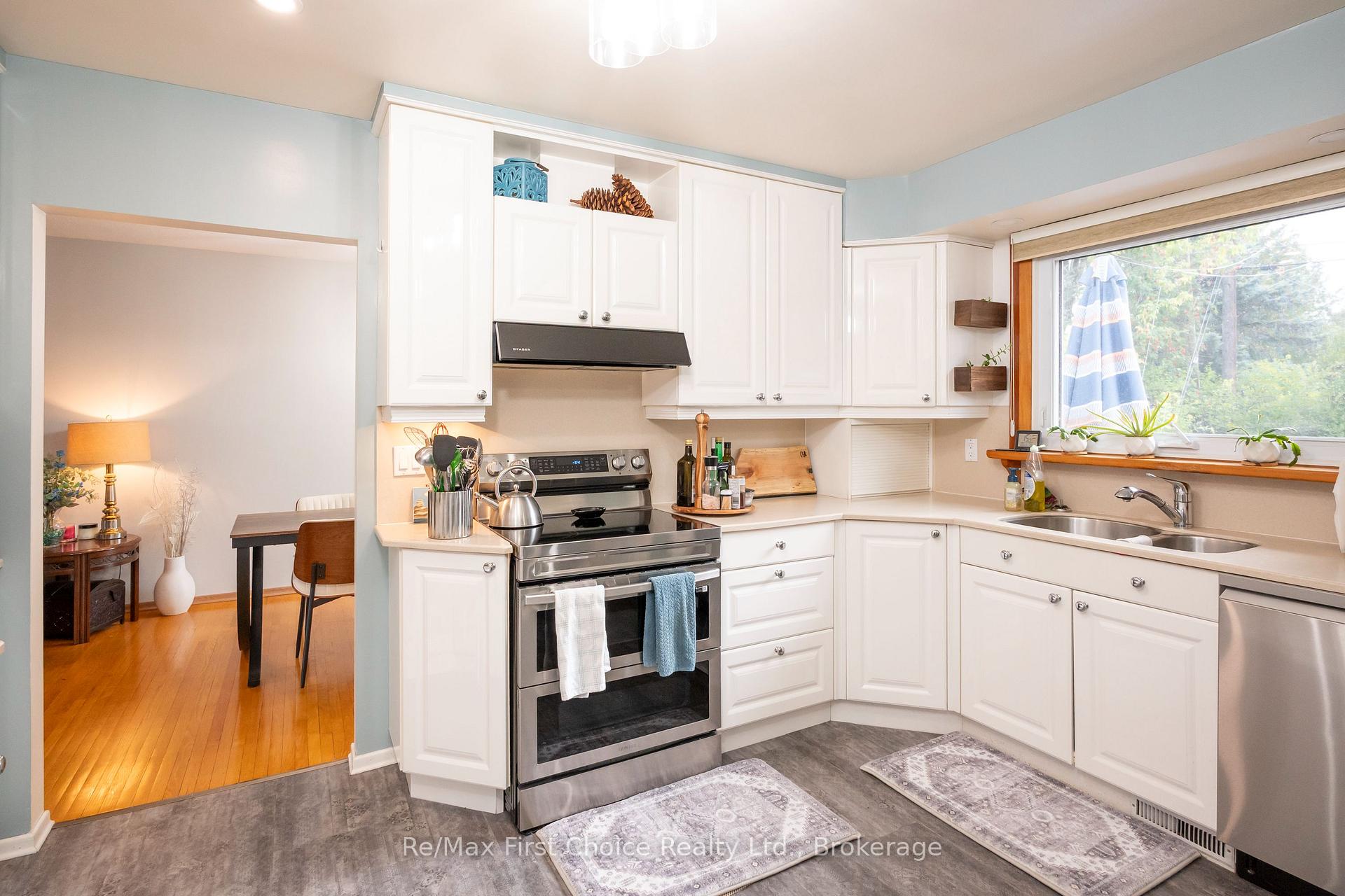 Photo 32 of 159 Hogarth Street, Thunder Bay, Grandview — HOMEH