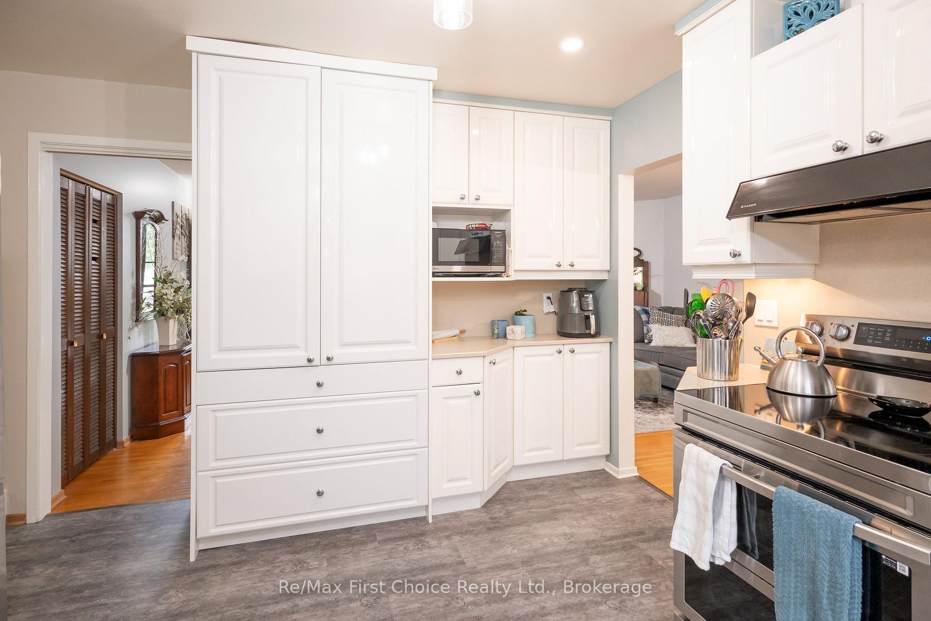 Photo 34 of 159 Hogarth Street, Thunder Bay, Grandview — HOMEH