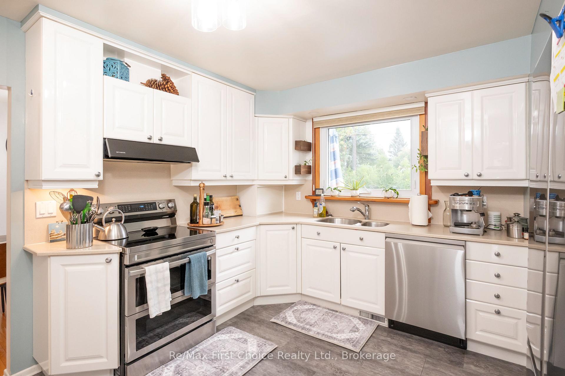 Photo 37 of 159 Hogarth Street, Thunder Bay, Grandview — HOMEH