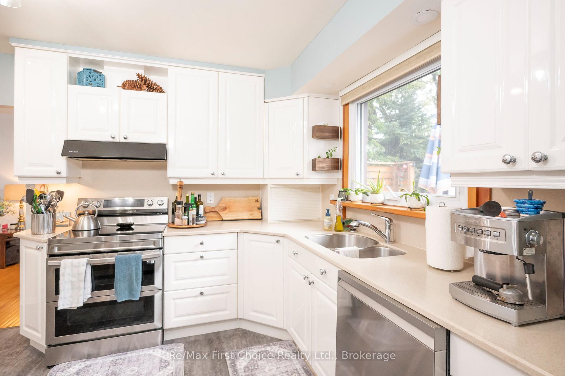 Photo 39 of 159 Hogarth Street, Thunder Bay, Grandview — HOMEH