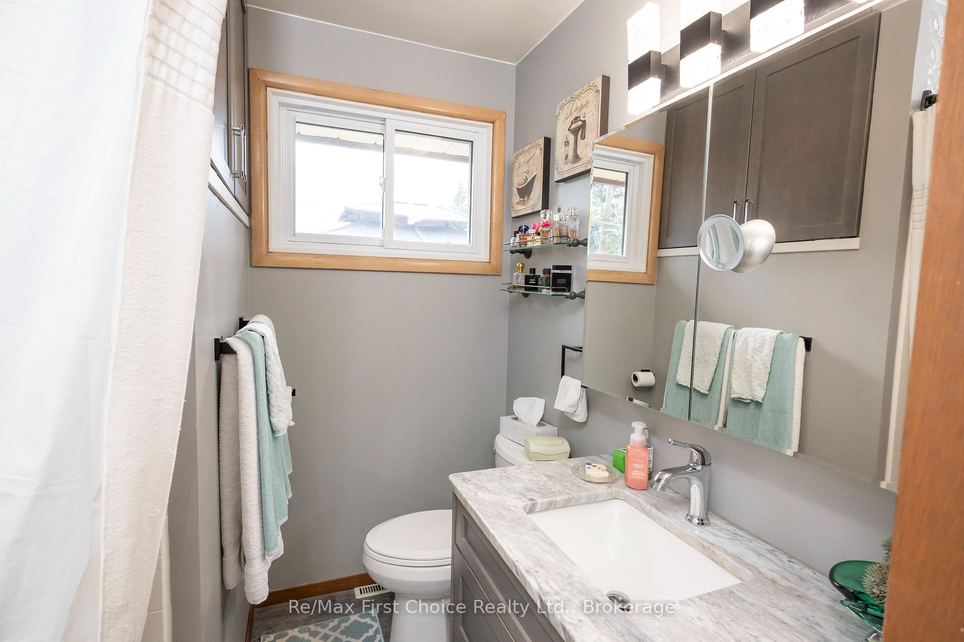 Photo 44 of 159 Hogarth Street, Thunder Bay, Grandview — HOMEH