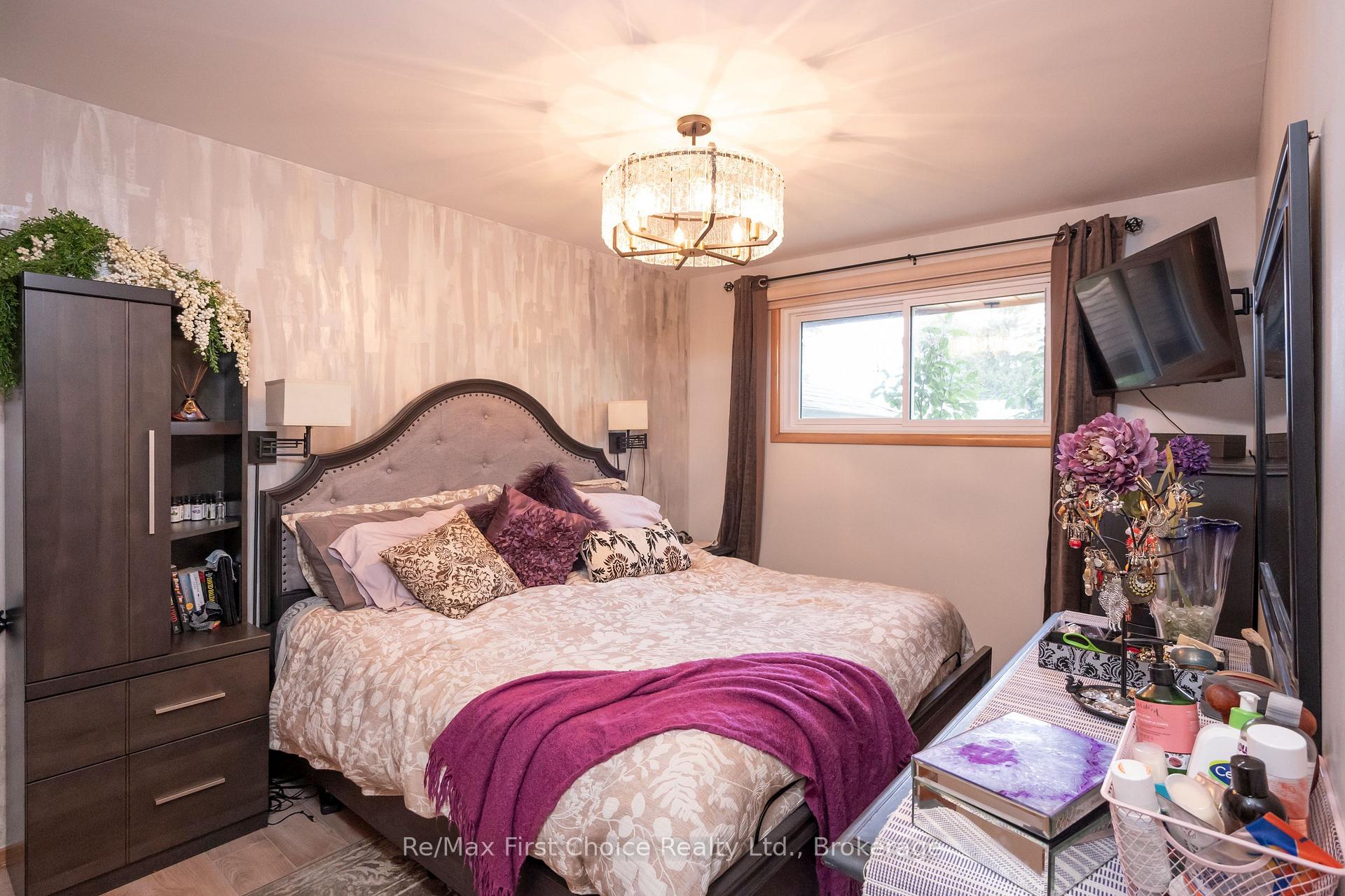 Photo 49 of 159 Hogarth Street, Thunder Bay, Grandview — HOMEH