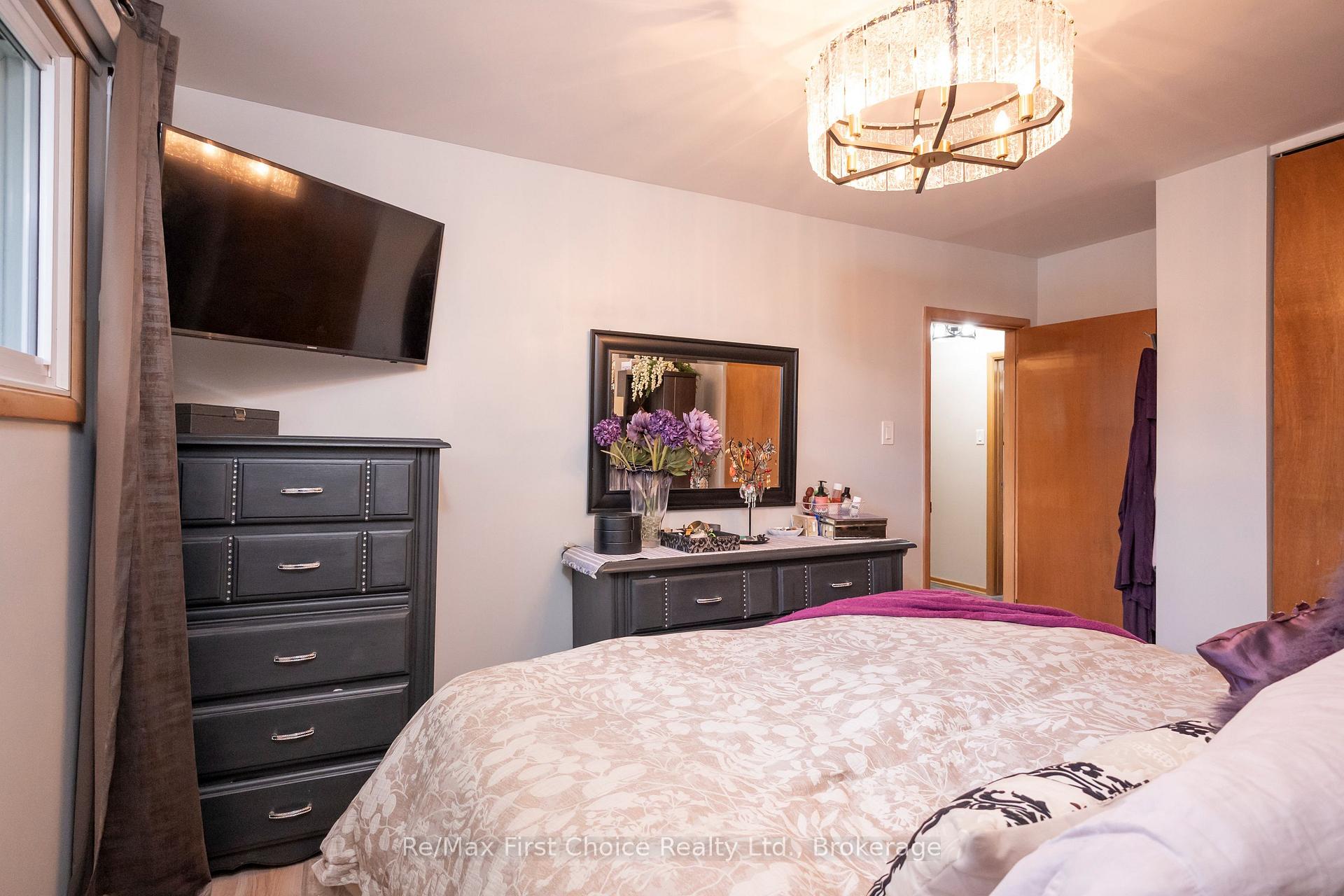 Photo 53 of 159 Hogarth Street, Thunder Bay, Grandview — HOMEH