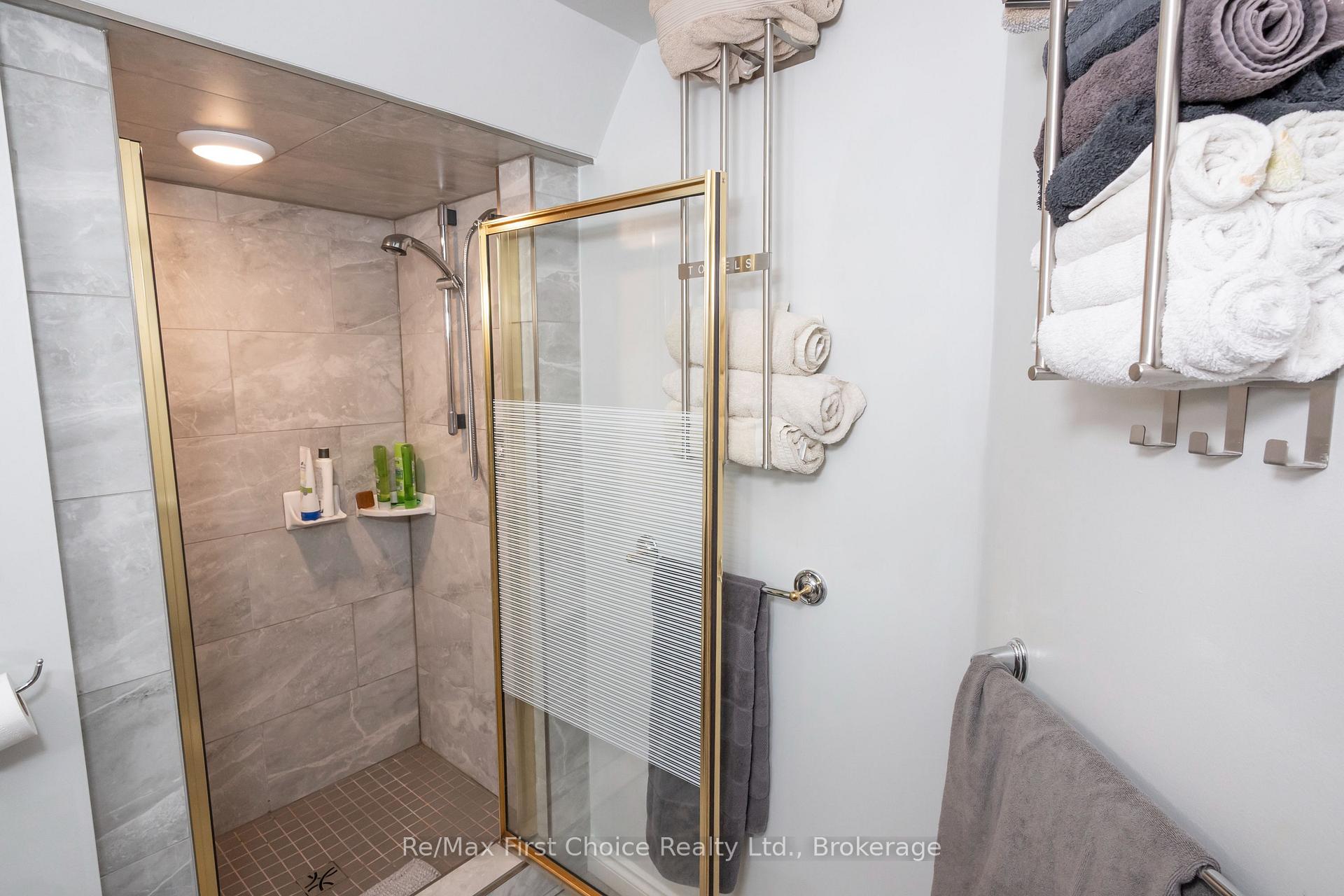 Photo 74 of 159 Hogarth Street, Thunder Bay, Grandview — HOMEH