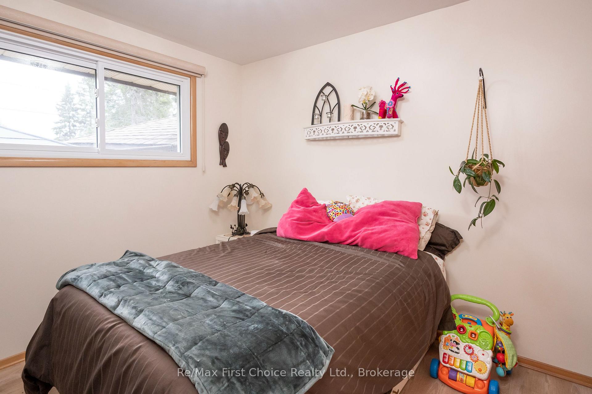 Photo 76 of 159 Hogarth Street, Thunder Bay, Grandview — HOMEH