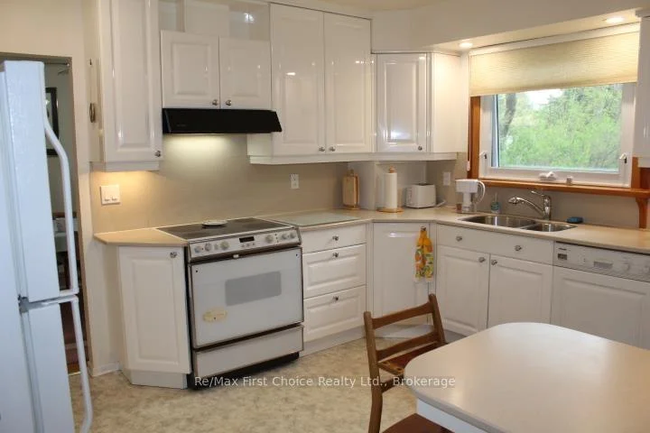 Photo 12 of 159 Hogarth Street, Thunder Bay, Grandview — HOMEH