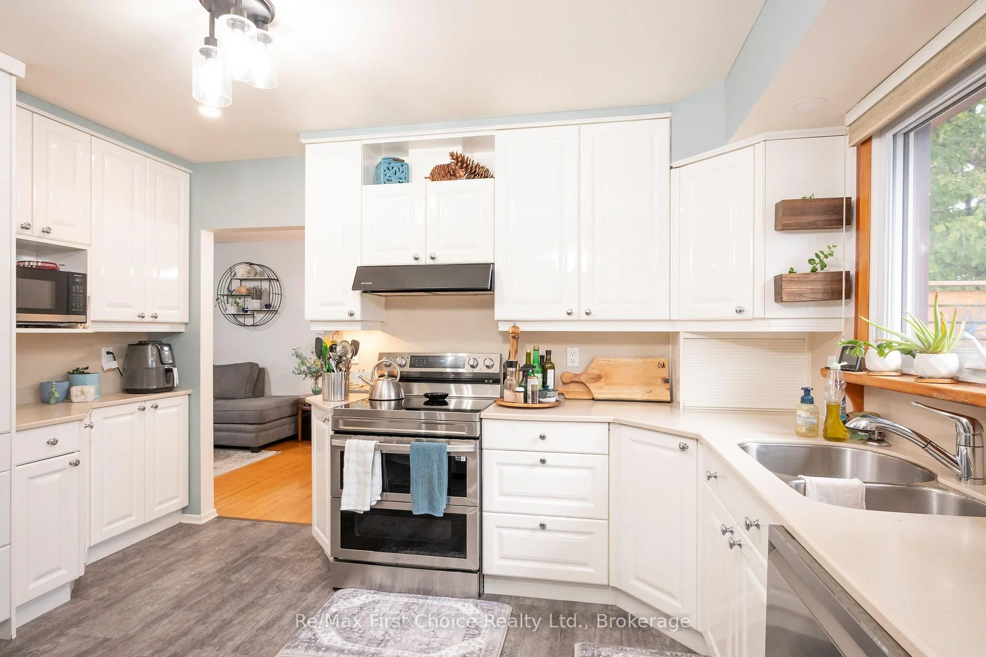 Photo 41 of 159 Hogarth Street, Thunder Bay, Grandview — HOMEH