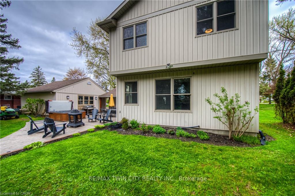 Photo 5 of 145 Riverbank Drive, Cambridge, Preston Heights — HOMEH