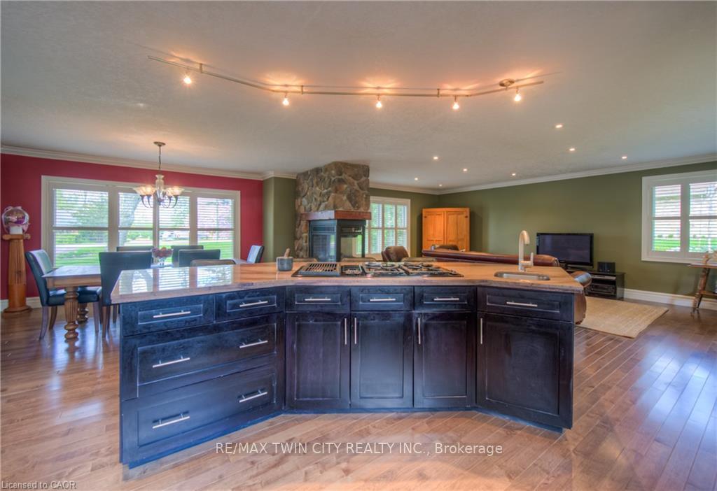 Photo 14 of 145 Riverbank Drive, Cambridge, Preston Heights — HOMEH