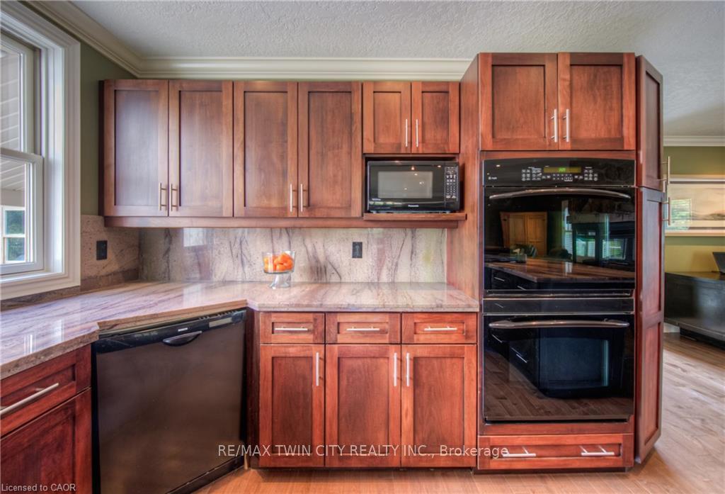 Photo 16 of 145 Riverbank Drive, Cambridge, Preston Heights — HOMEH