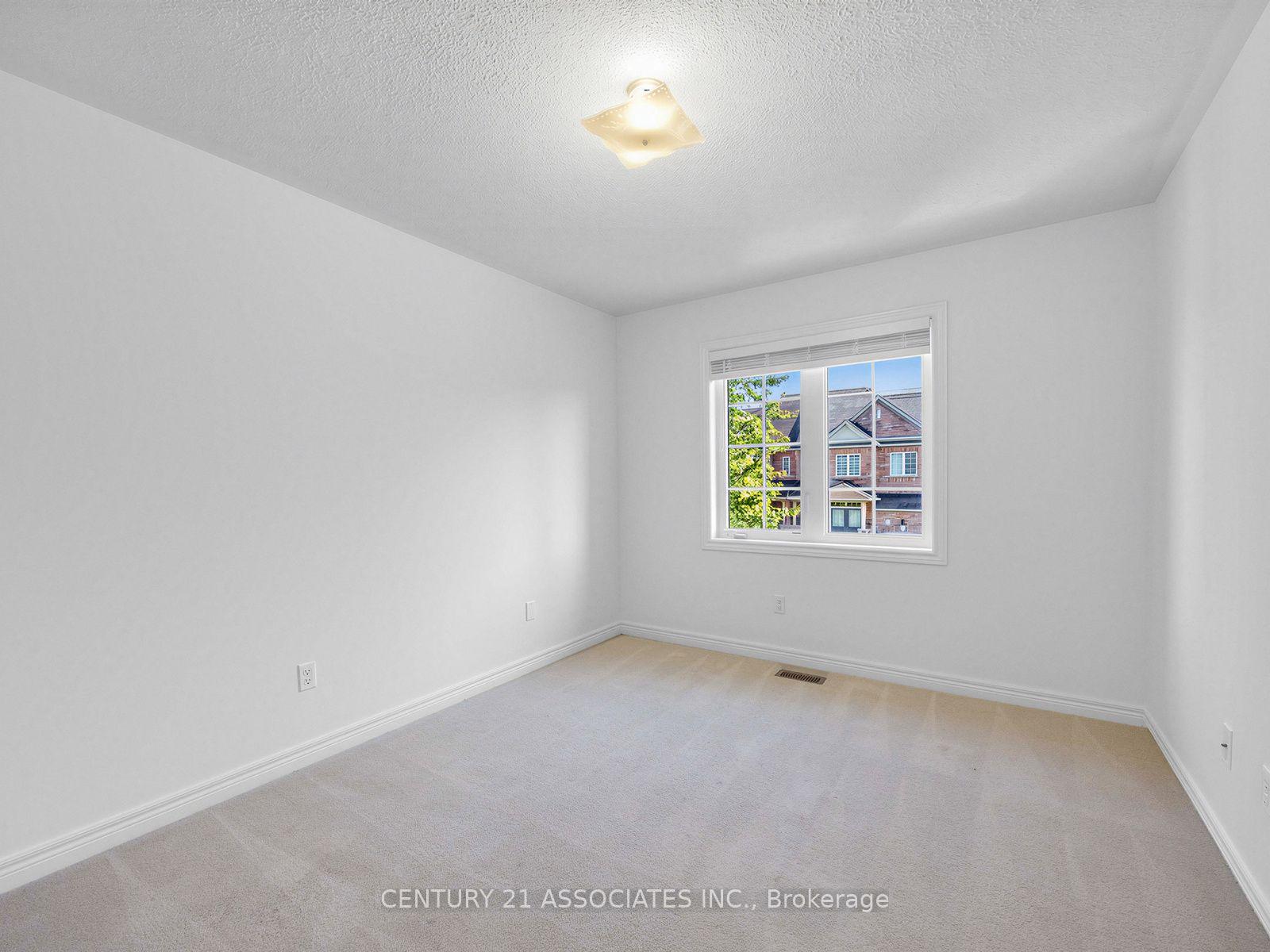 Photo 14 of 28 Yellow Sorrel Road, Brampton, Sandringham-Wellington North — HOMEH
