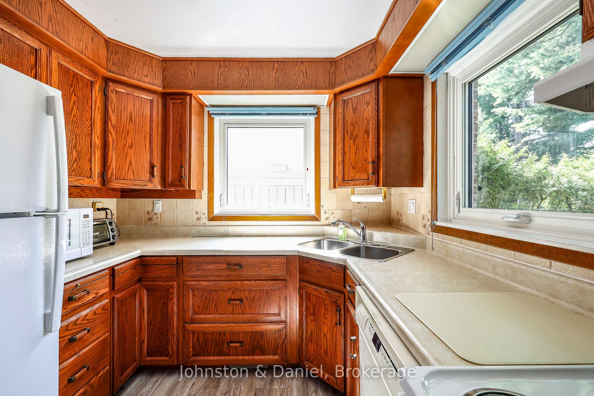 Photo 7 of 94 Watson Street, Scarborough, Highland Creek — HOMEH