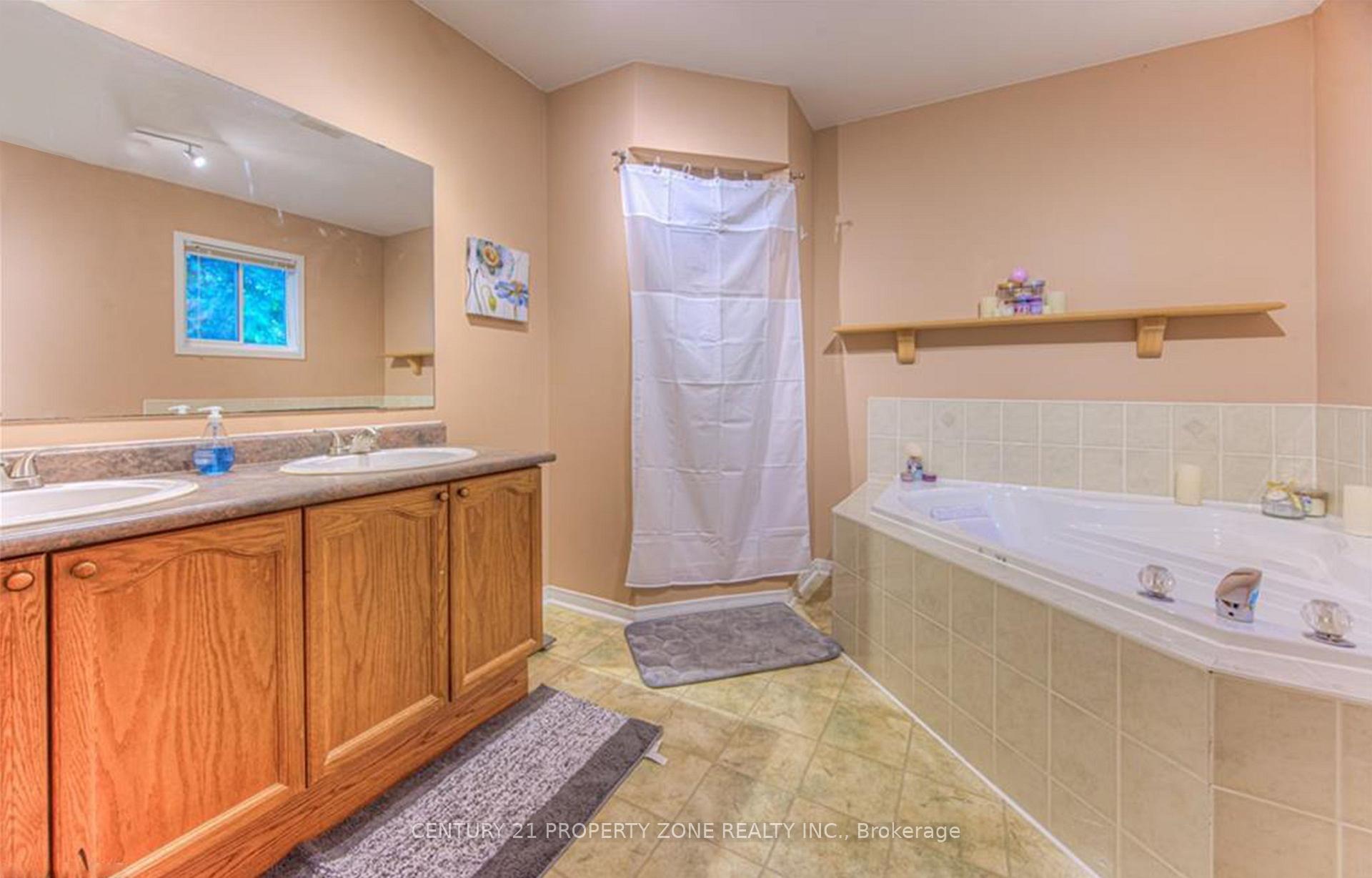 Photo 15 of 124 Wheatland Drive, Cambridge, Christopher-Champlain — HOMEH