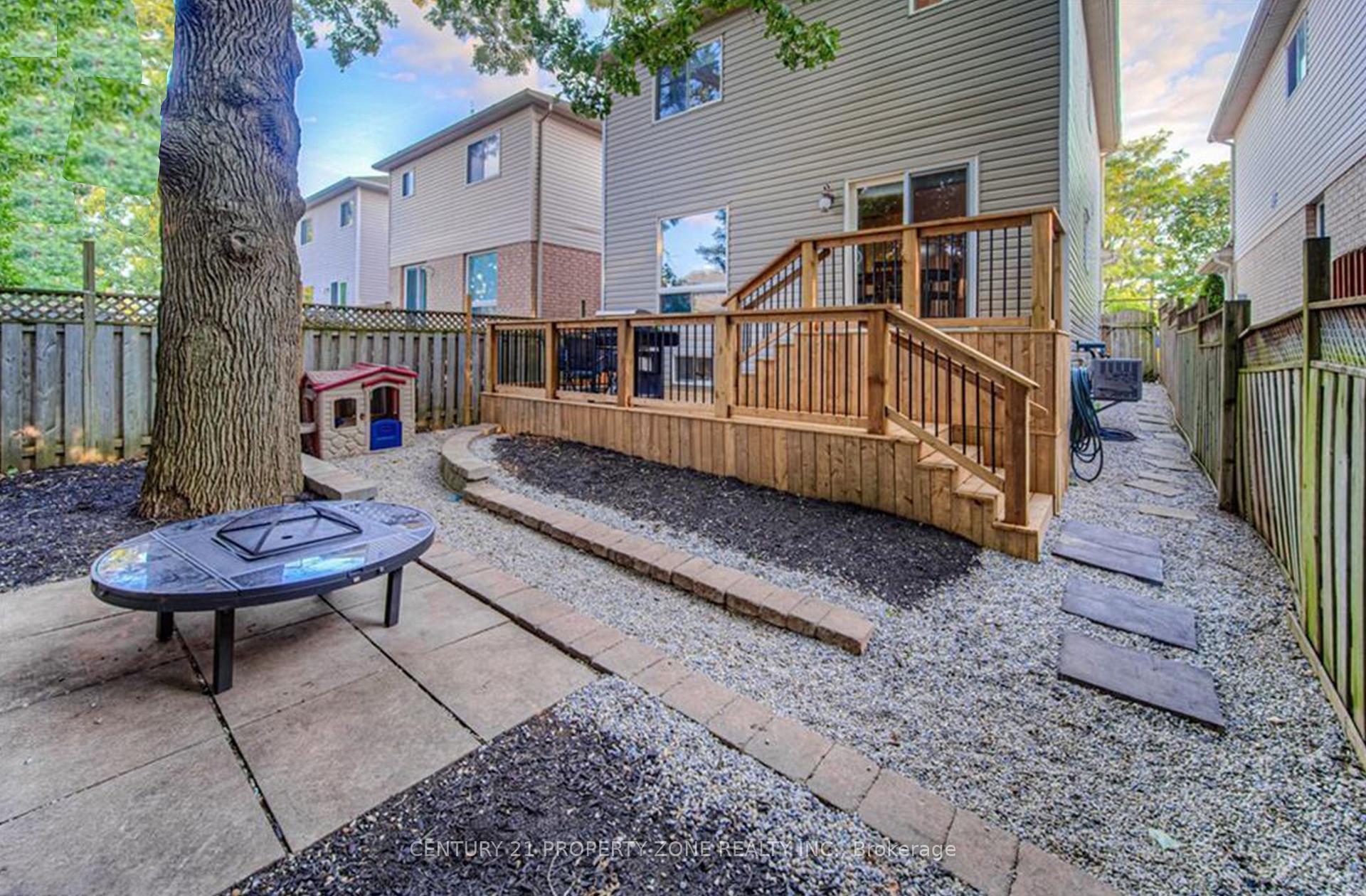 Photo 20 of 124 Wheatland Drive, Cambridge, Christopher-Champlain — HOMEH