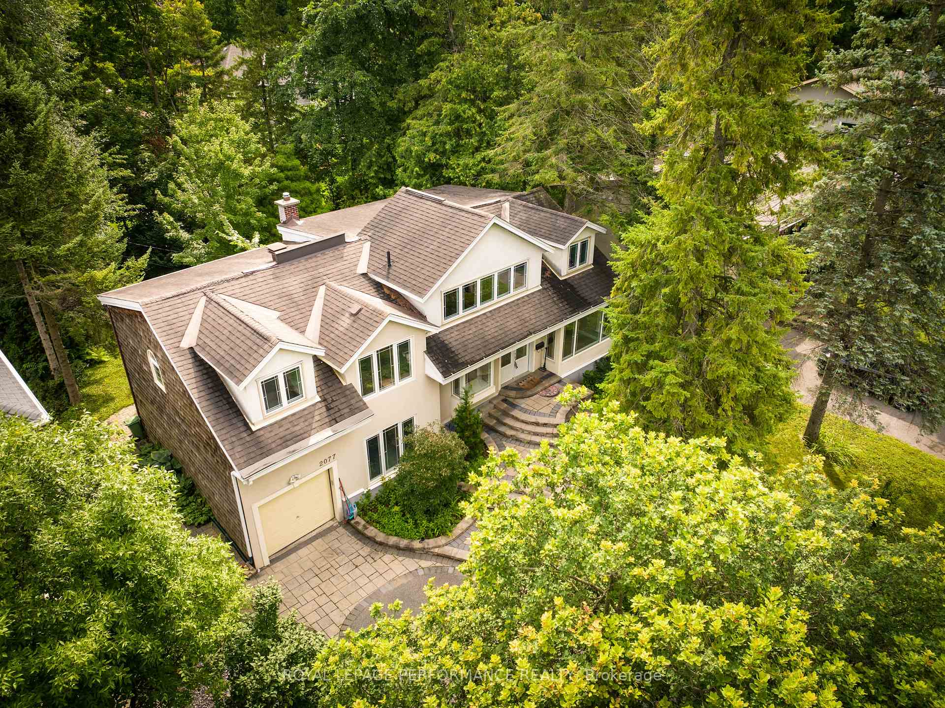 Photo 3 of 2077 Palmer Avenue, Ottawa, Alta Vista/Faircrest Heights — HOMEH