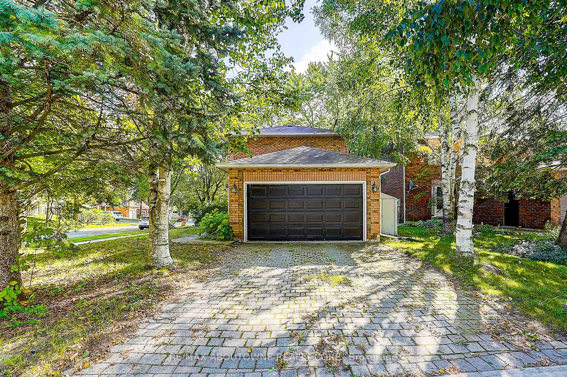 Photo 3 of 47 April Gardens, Aurora, Aurora Heights — HOMEH