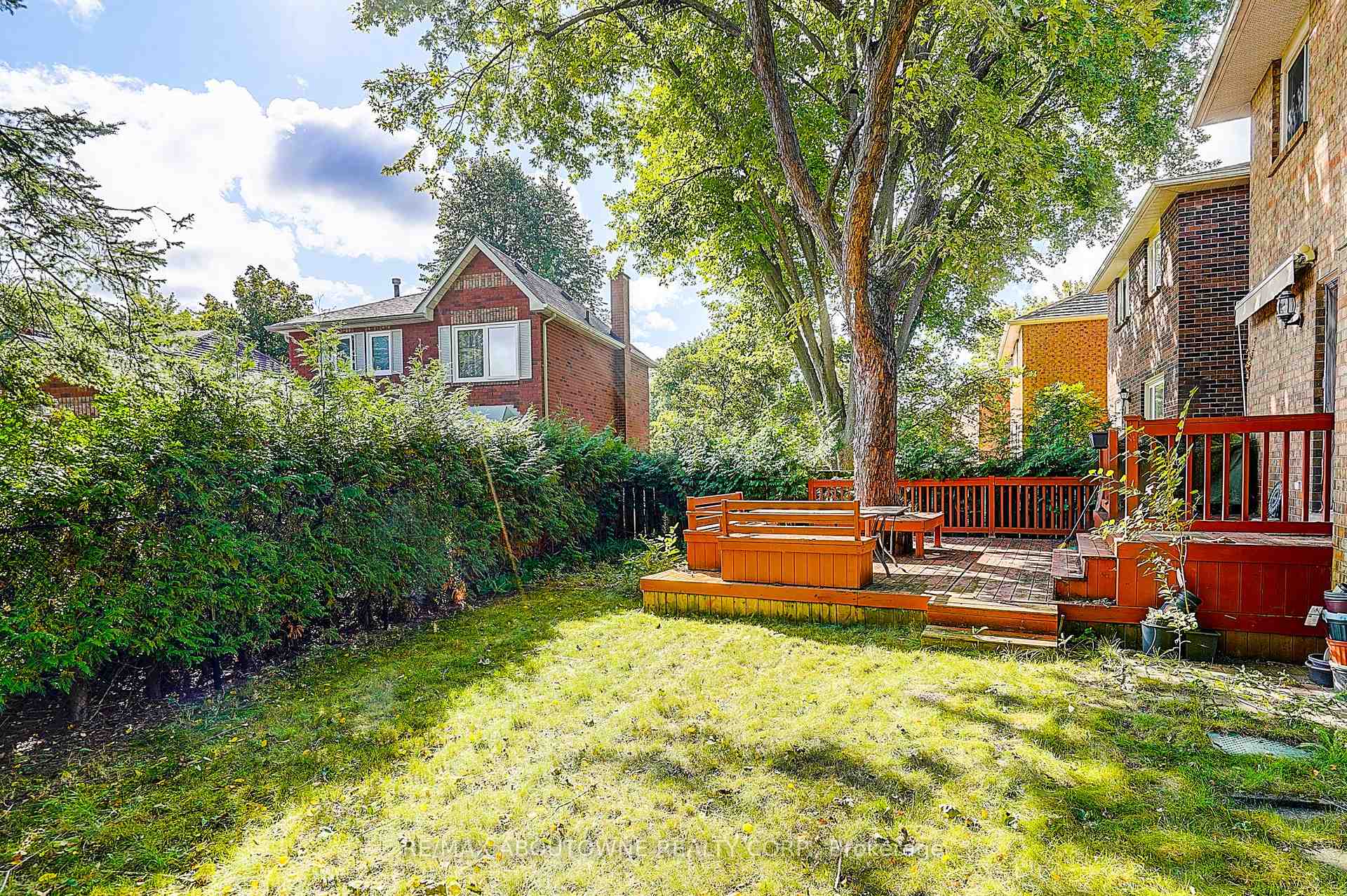 Photo 43 of 47 April Gardens, Aurora, Aurora Heights — HOMEH