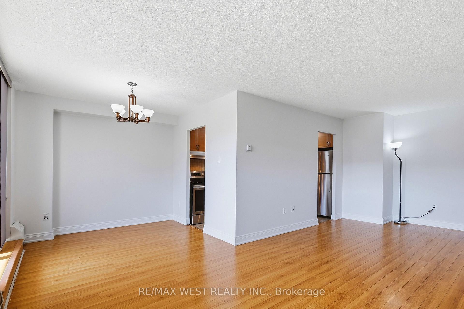 Photo 11 of Unit 302, 180 Dudley Avenue, Markham, Thornhill — HOMEH