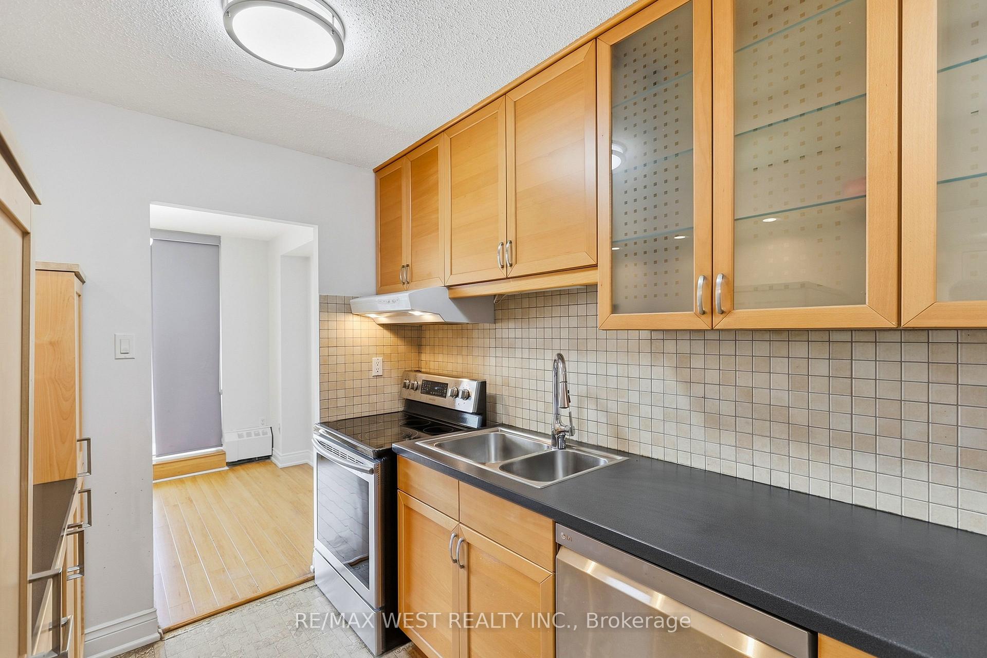 Photo 13 of Unit 302, 180 Dudley Avenue, Markham, Thornhill — HOMEH
