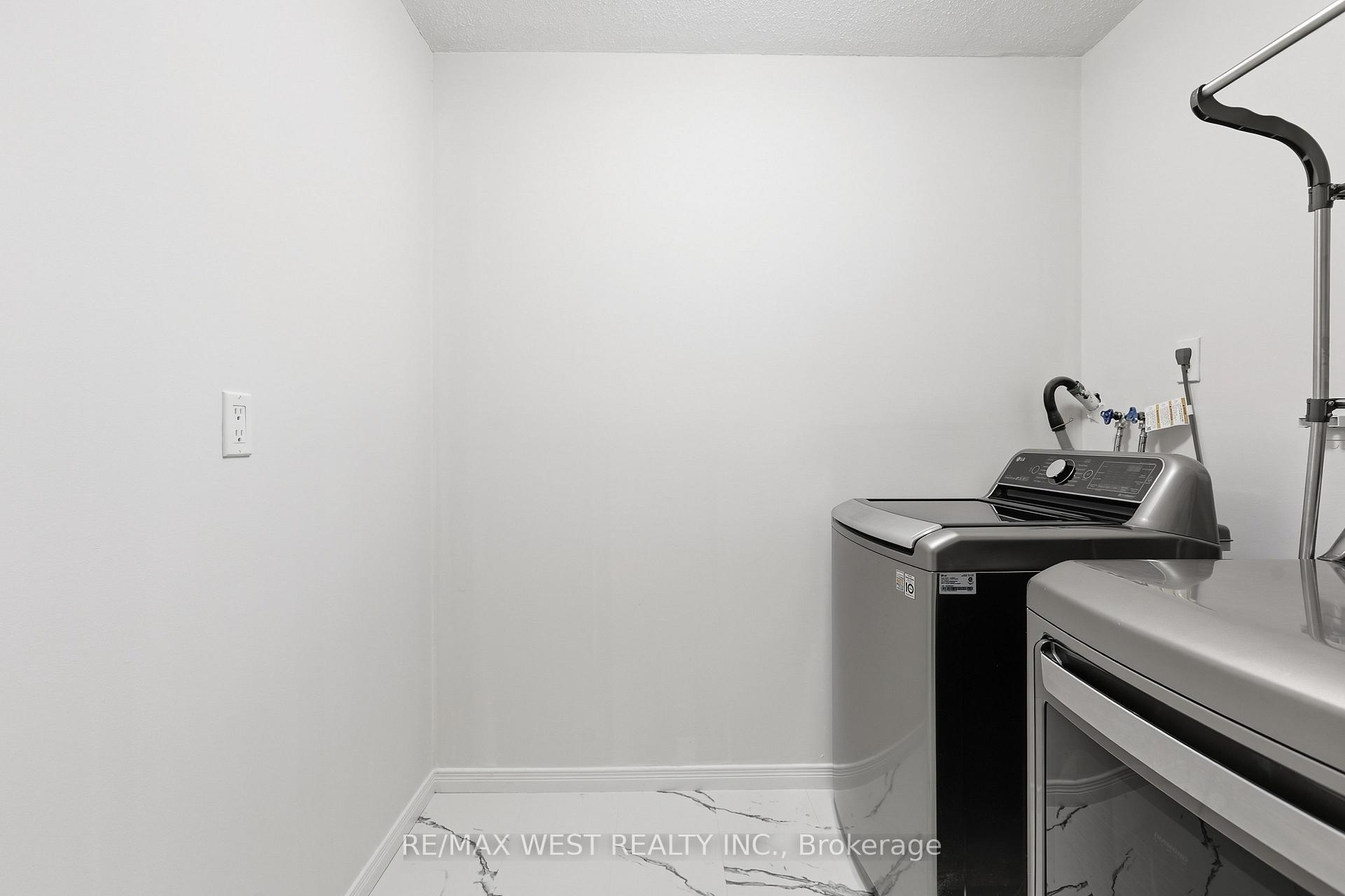 Photo 18 of Unit 302, 180 Dudley Avenue, Markham, Thornhill — HOMEH