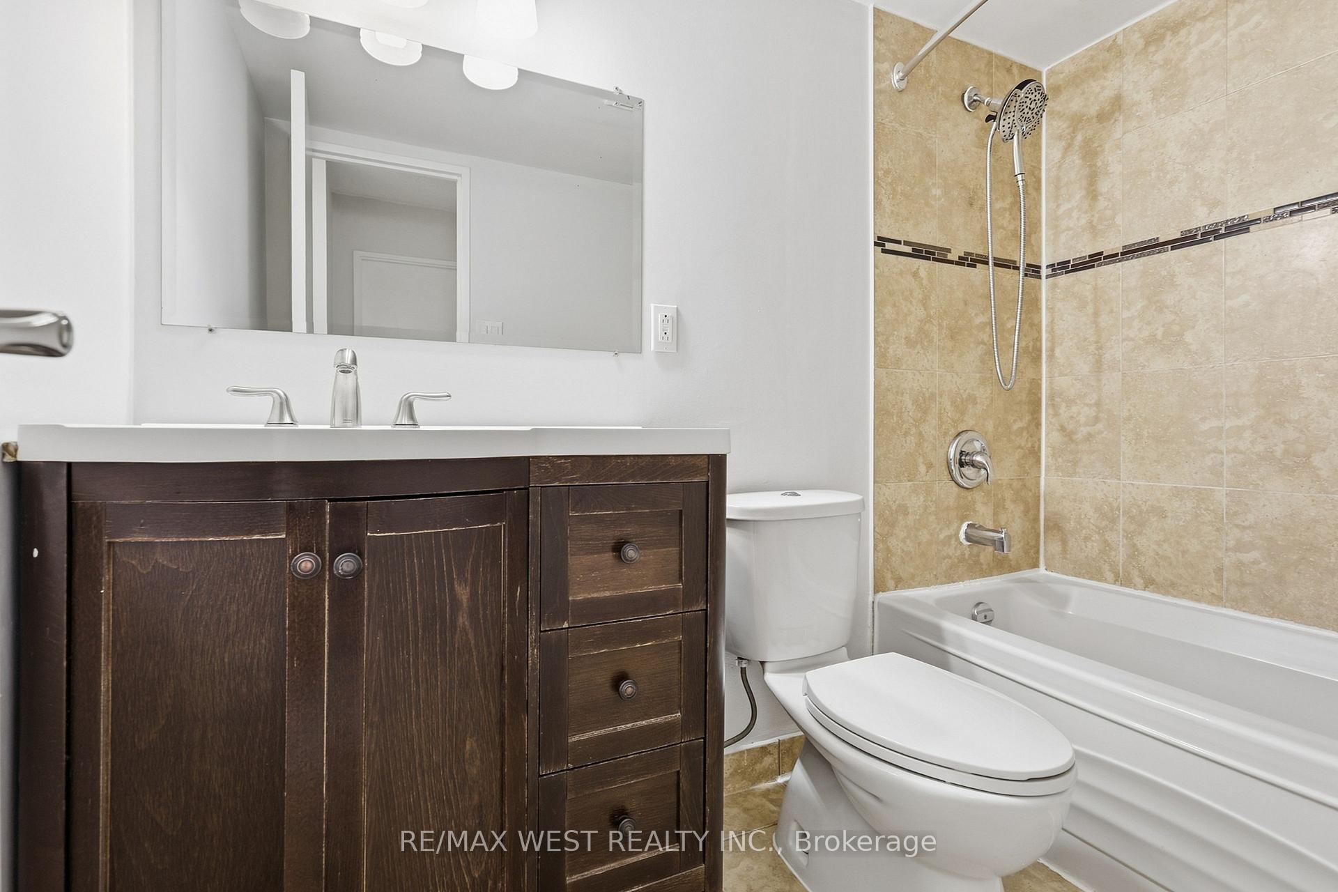 Photo 19 of Unit 302, 180 Dudley Avenue, Markham, Thornhill — HOMEH