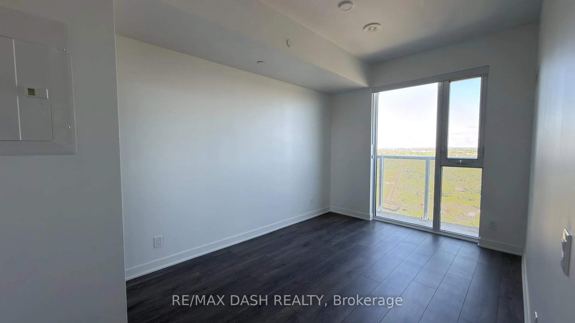 Photo 24 of Unit 2319, 6 Flavelle Trail, Vaughan, Steeles West Industrial — HOMEH