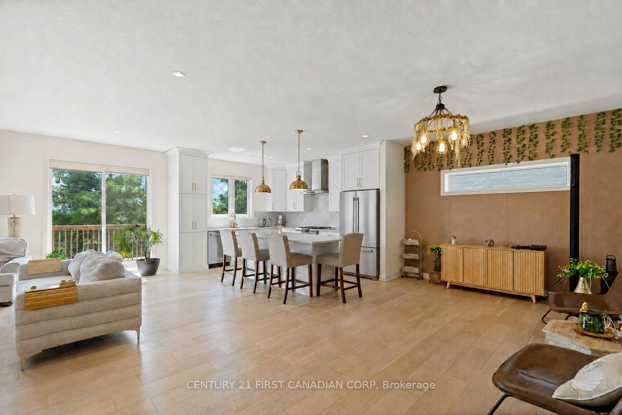 Photo 6 of 1654 Upper West Avenue, London, South B — HOMEH