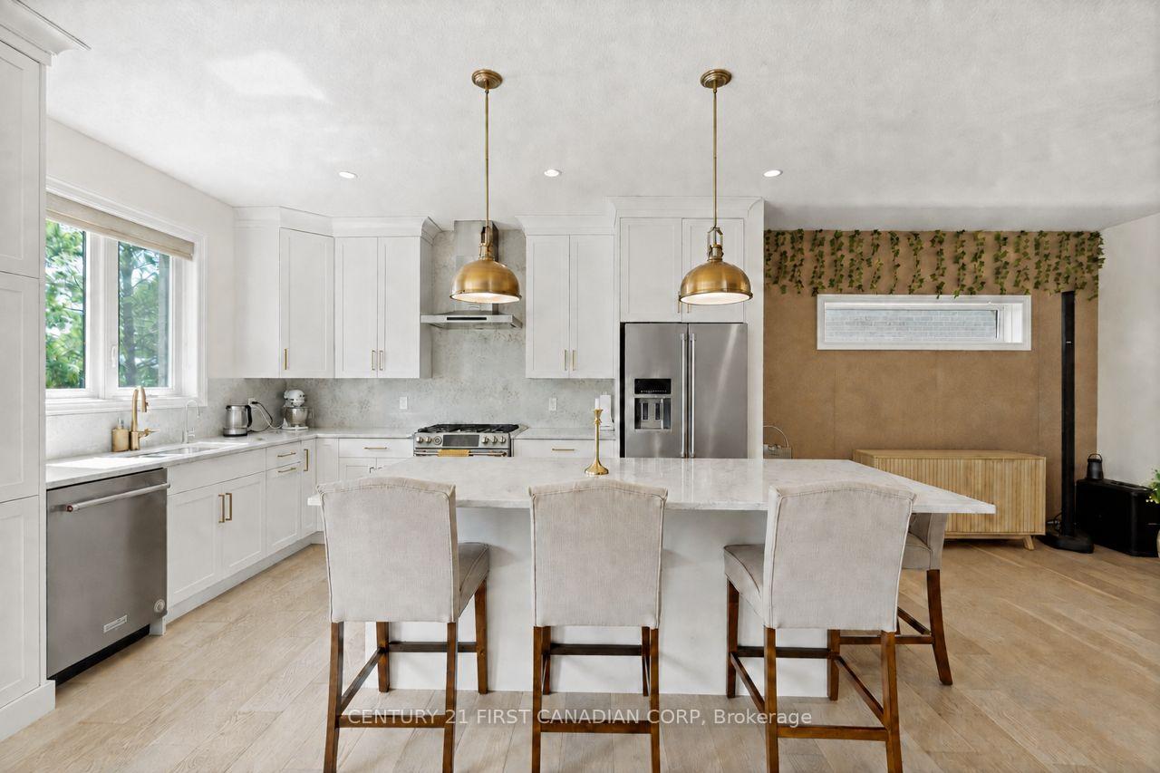 Photo 9 of 1654 Upper West Avenue, London, South B — HOMEH