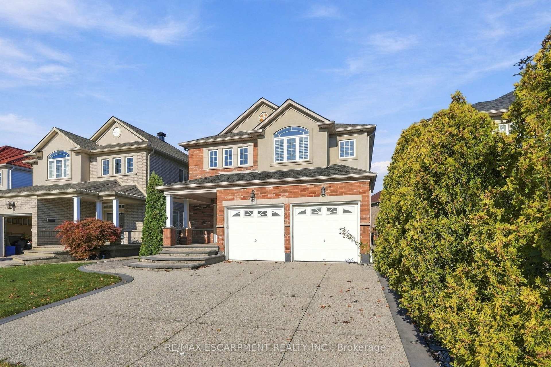 Photo 3 of 84 Deerborn Drive, Hamilton, Thorner — HOMEH