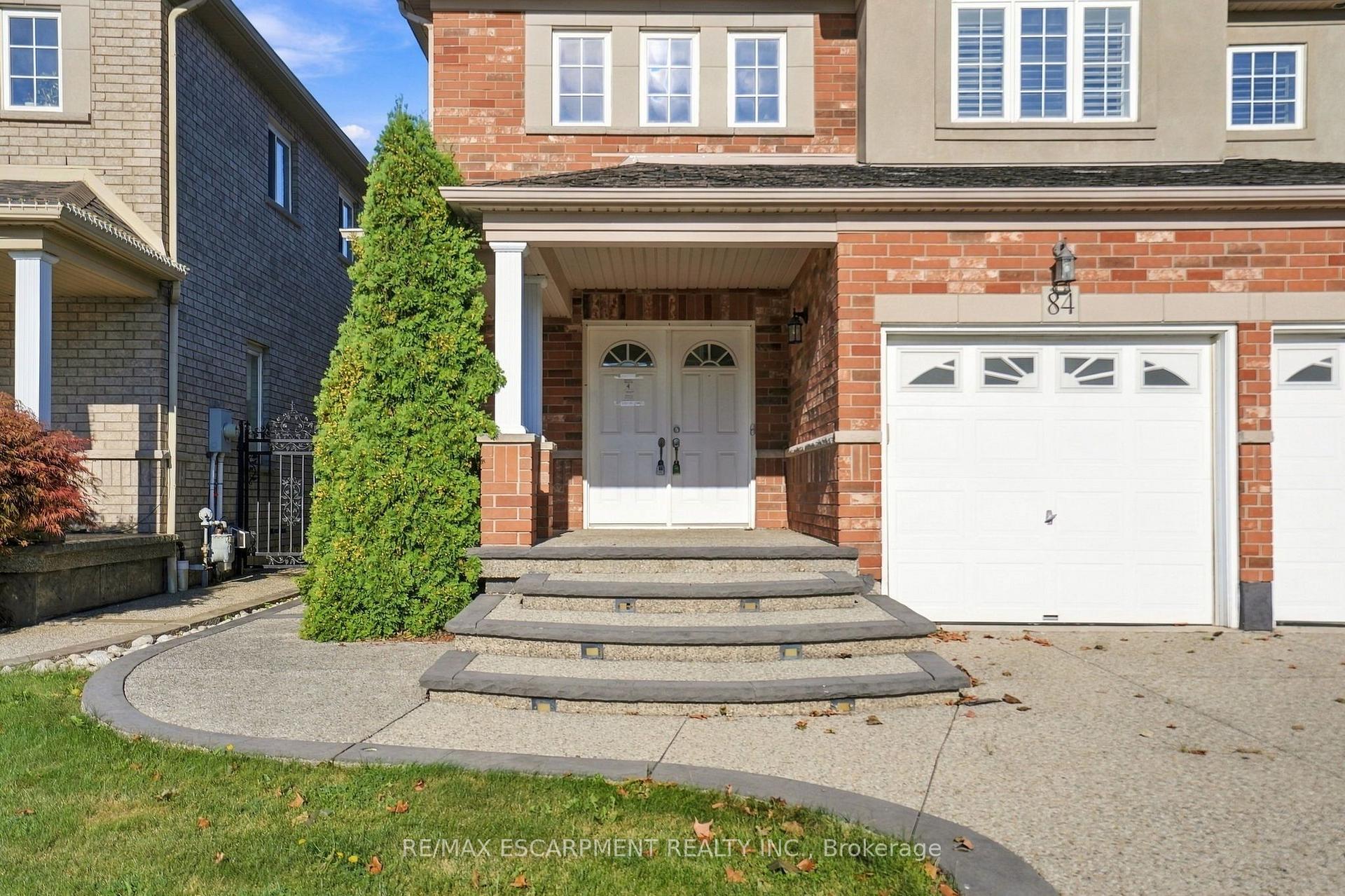 Photo 4 of 84 Deerborn Drive, Hamilton, Thorner — HOMEH