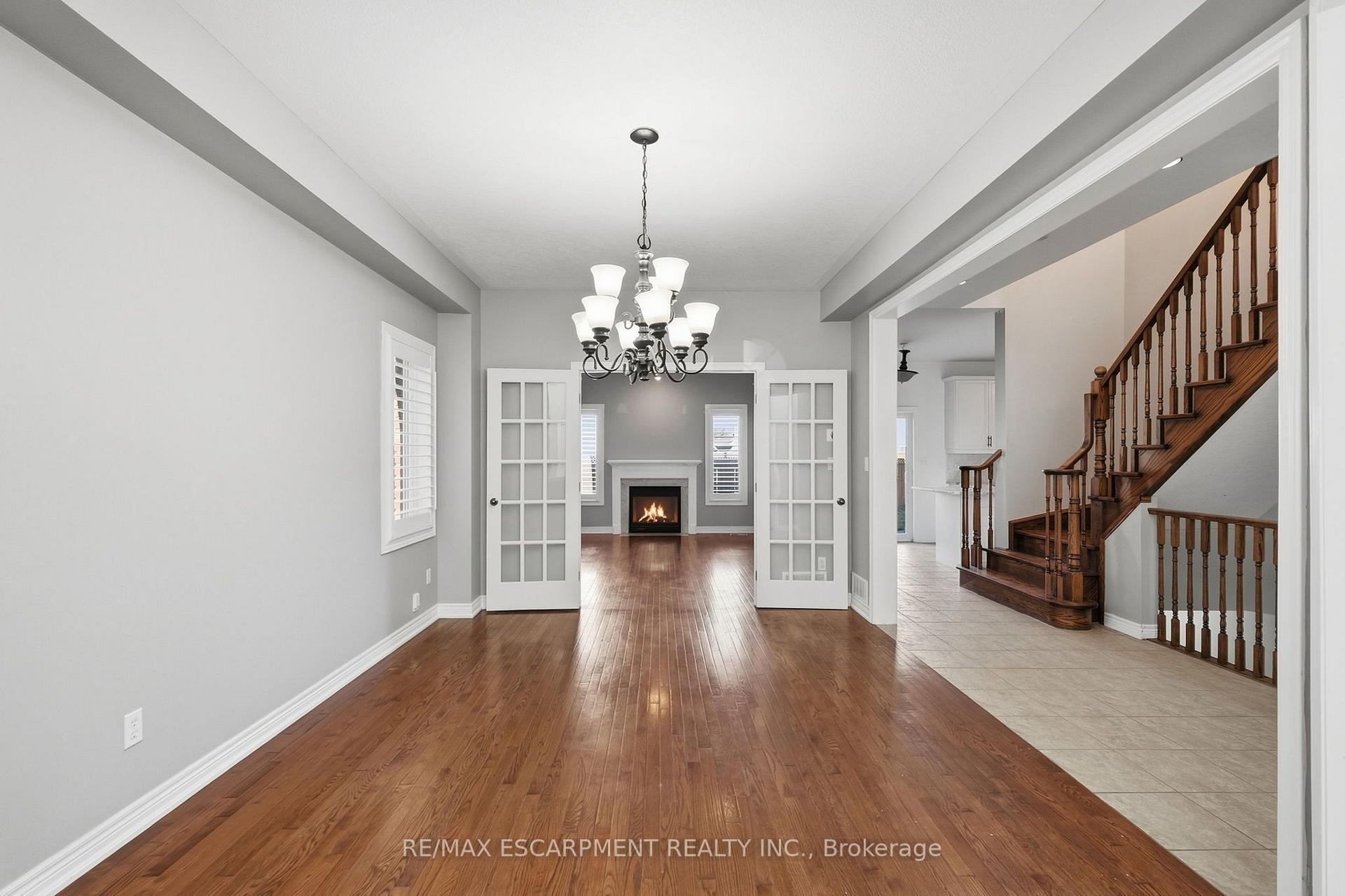 Photo 6 of 84 Deerborn Drive, Hamilton, Thorner — HOMEH
