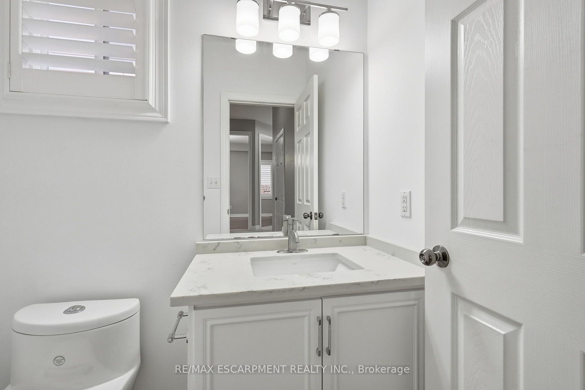 Photo 10 of 84 Deerborn Drive, Hamilton, Thorner — HOMEH