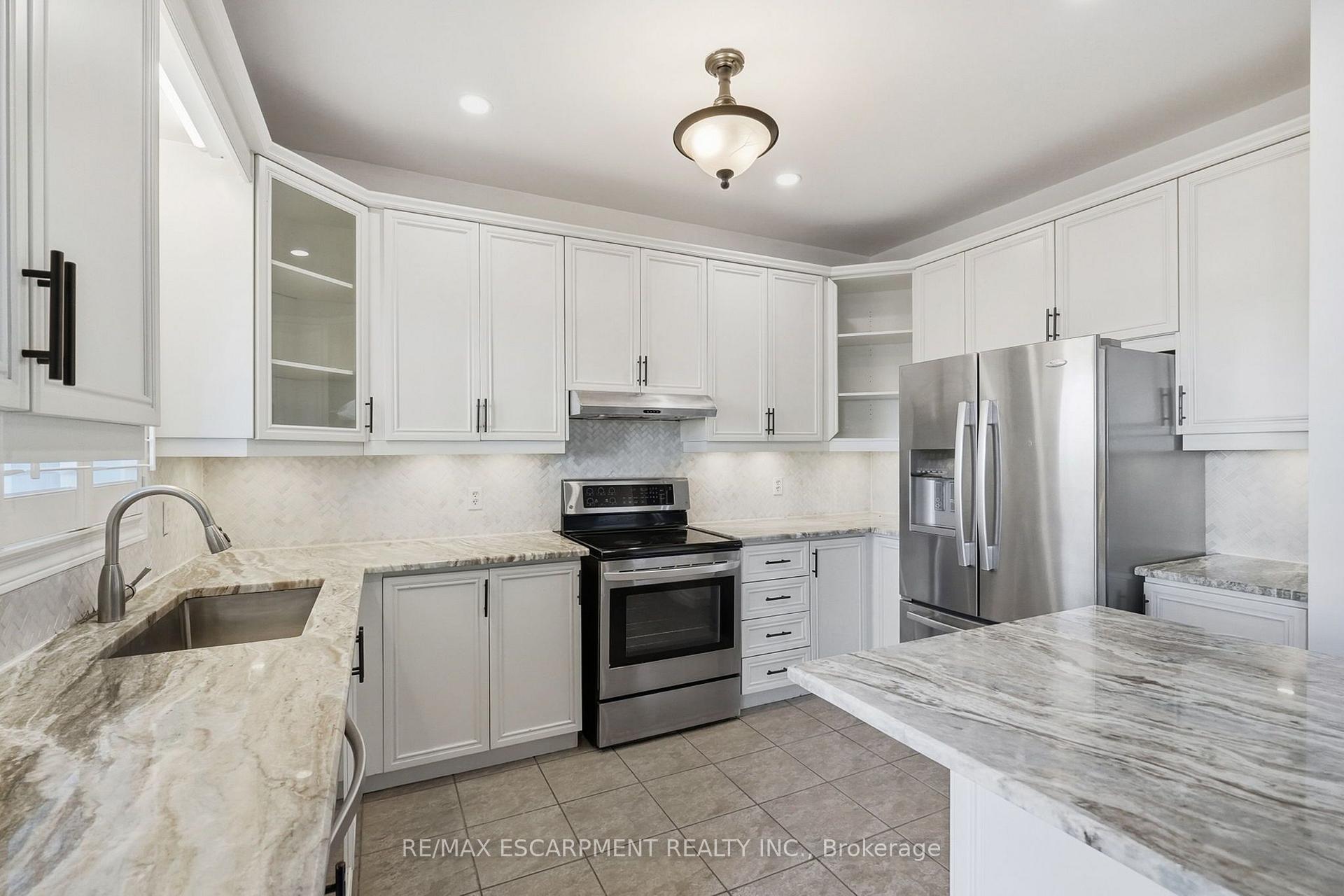 Photo 16 of 84 Deerborn Drive, Hamilton, Thorner — HOMEH