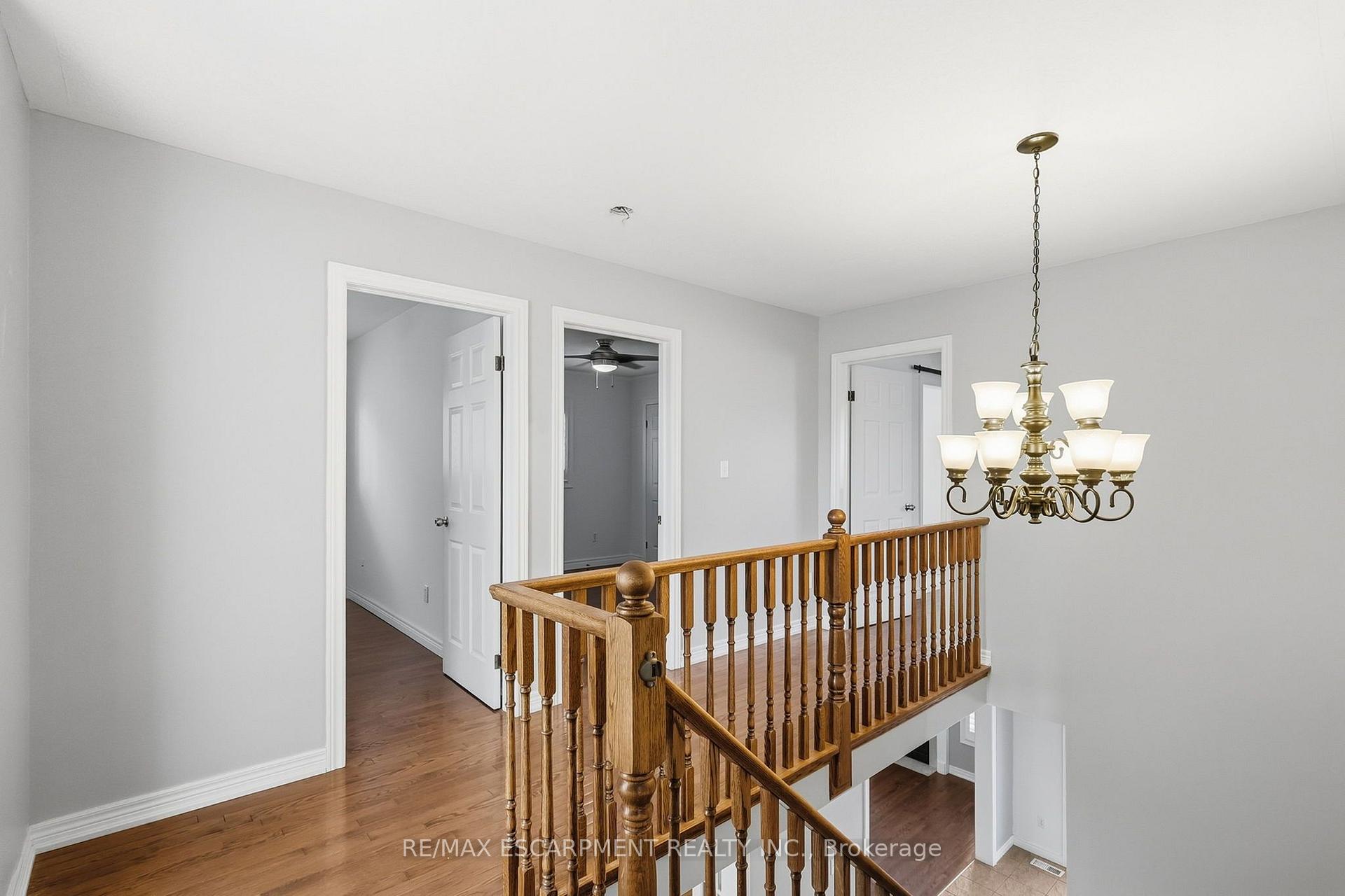 Photo 21 of 84 Deerborn Drive, Hamilton, Thorner — HOMEH