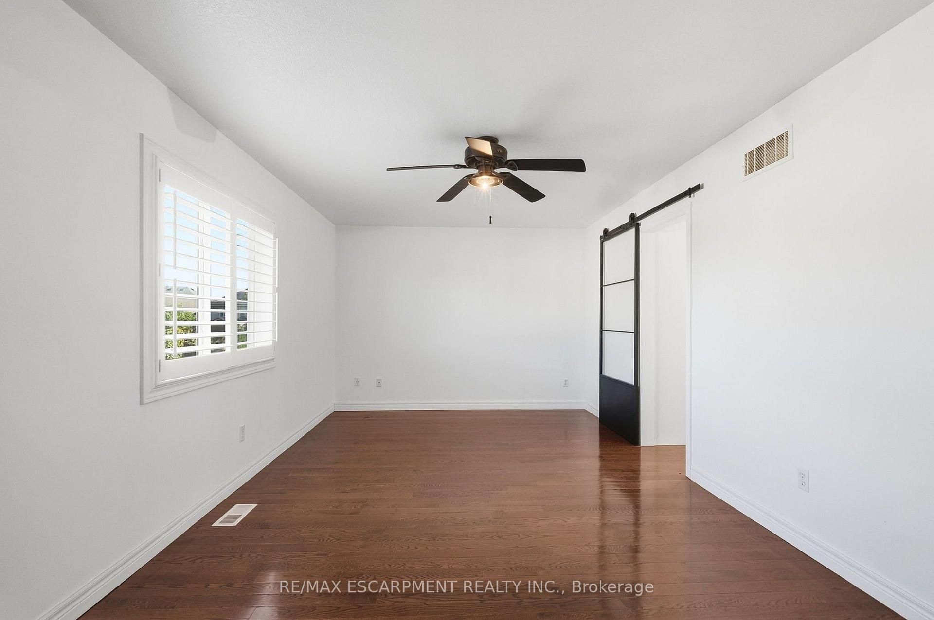 Photo 23 of 84 Deerborn Drive, Hamilton, Thorner — HOMEH