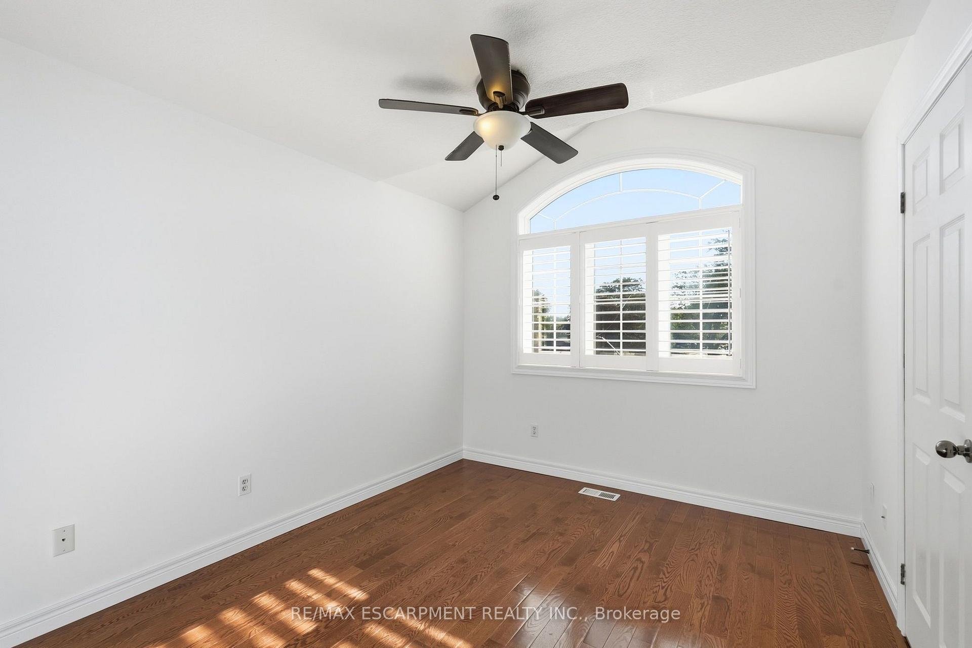 Photo 27 of 84 Deerborn Drive, Hamilton, Thorner — HOMEH