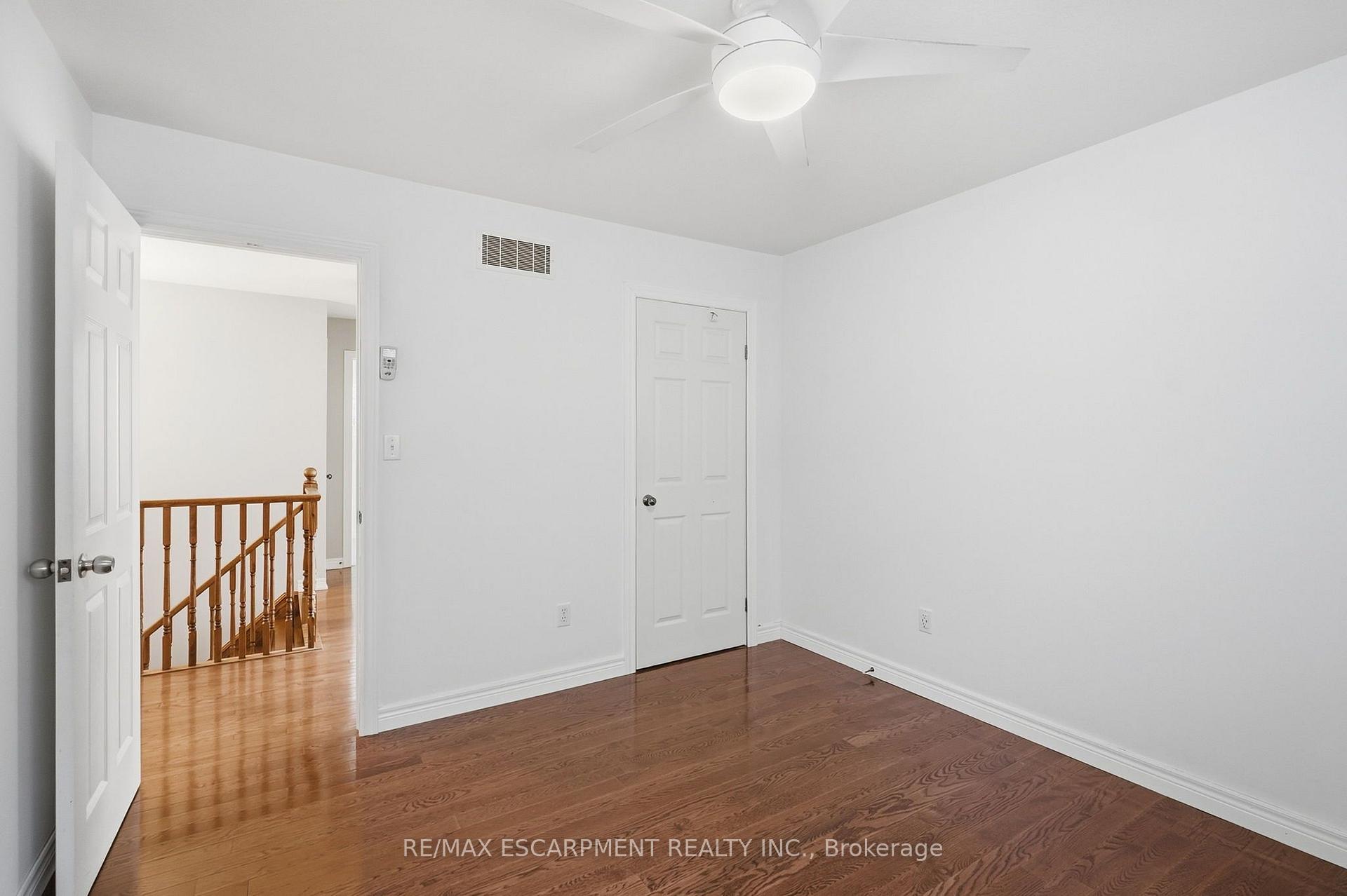 Photo 30 of 84 Deerborn Drive, Hamilton, Thorner — HOMEH