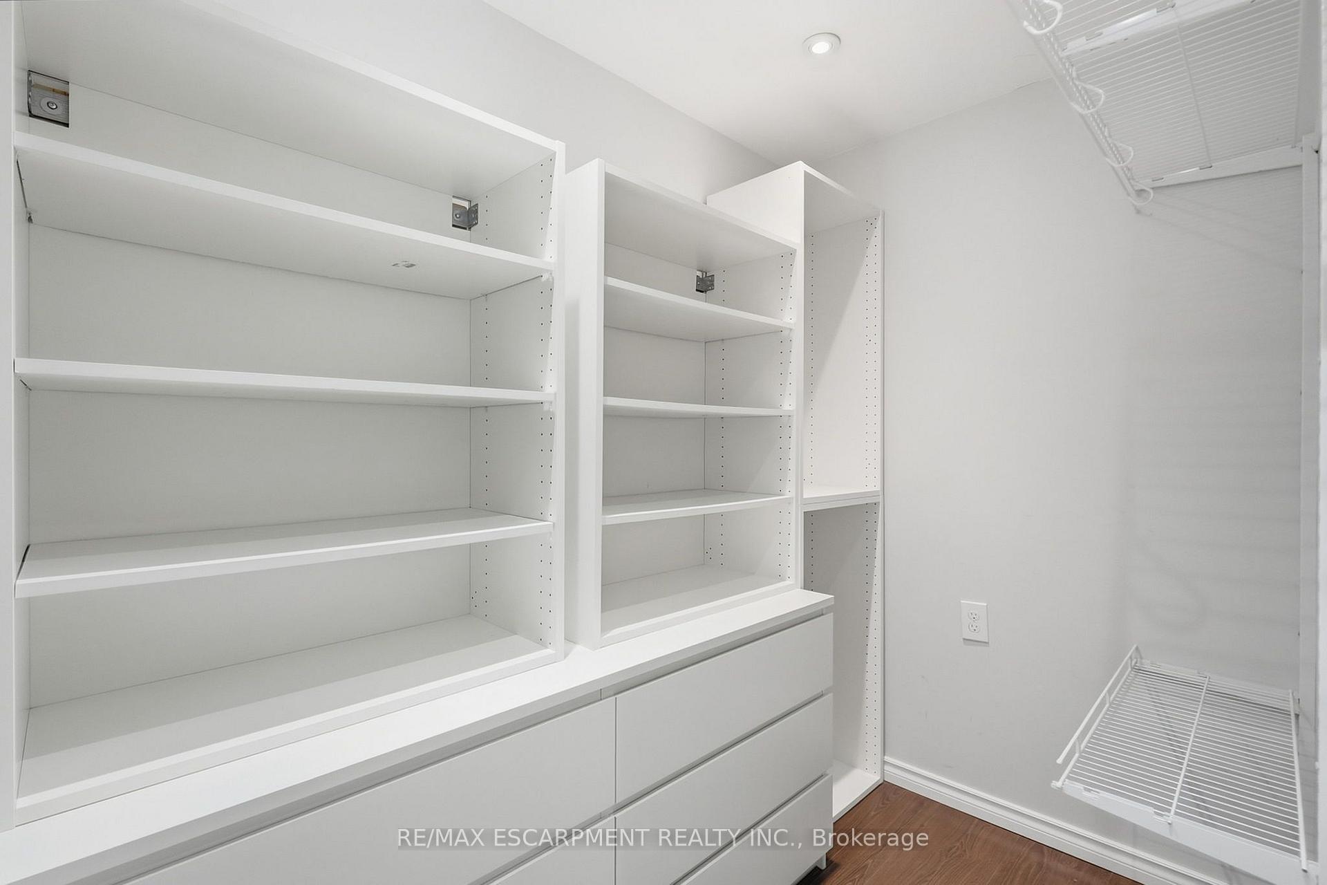 Photo 34 of 84 Deerborn Drive, Hamilton, Thorner — HOMEH