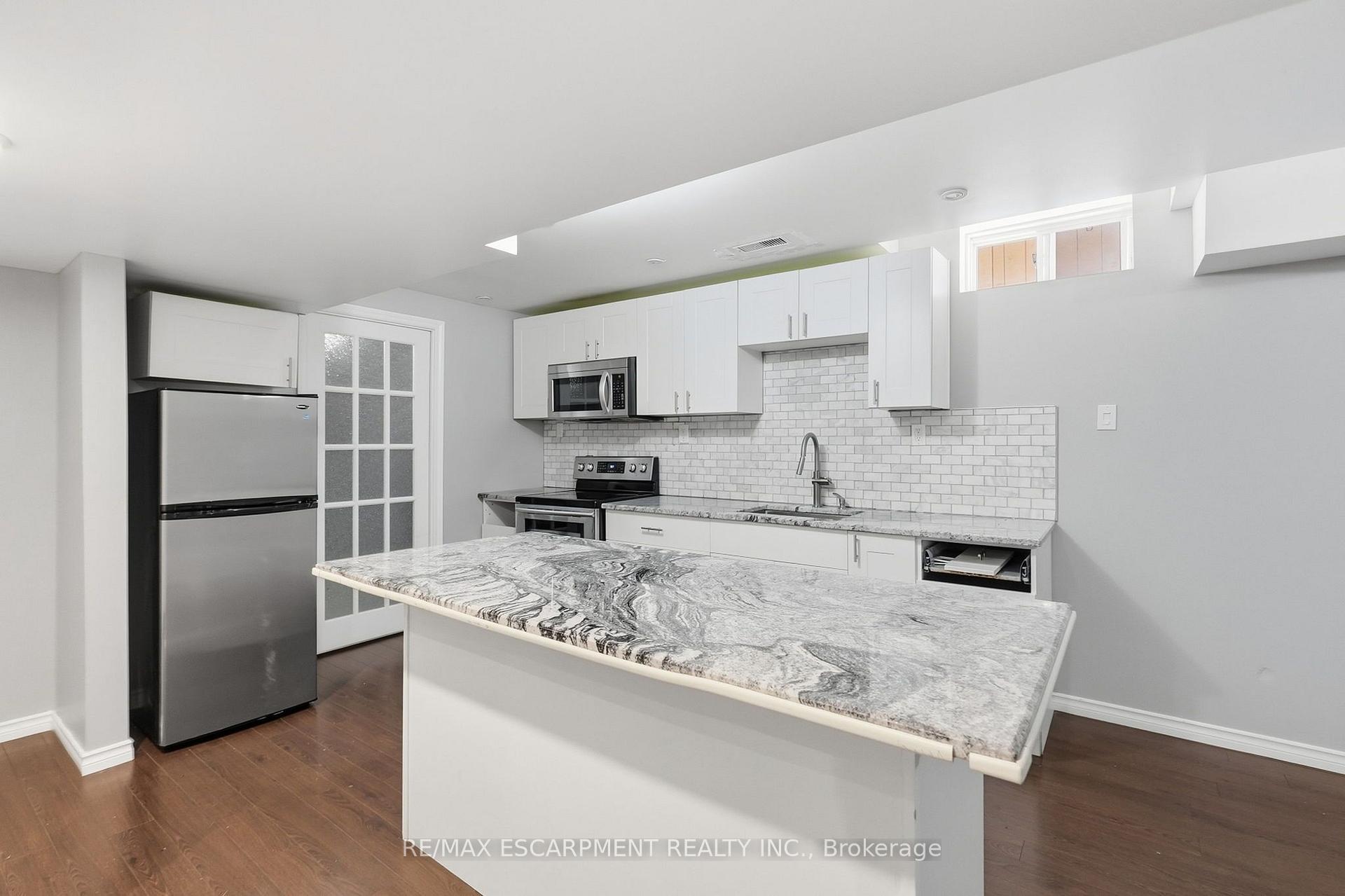 Photo 38 of 84 Deerborn Drive, Hamilton, Thorner — HOMEH