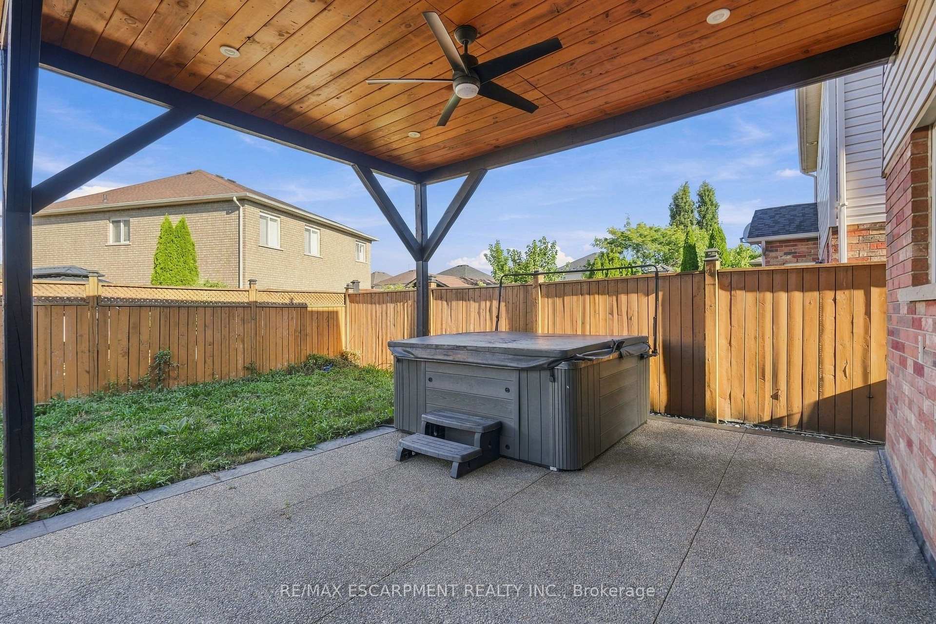 Photo 48 of 84 Deerborn Drive, Hamilton, Thorner — HOMEH