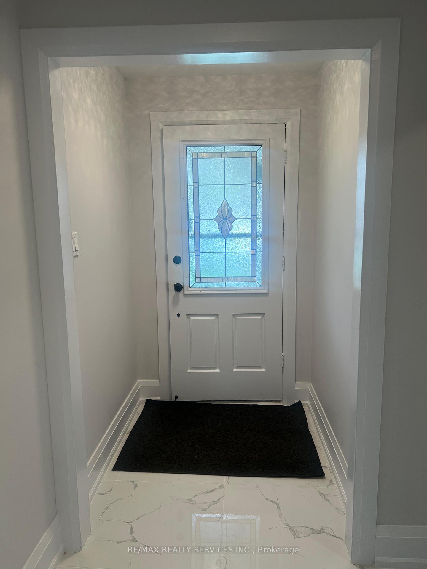 Photo 2 of 42 Dundalk Crescent, Brampton, Heart Lake West — HOMEH
