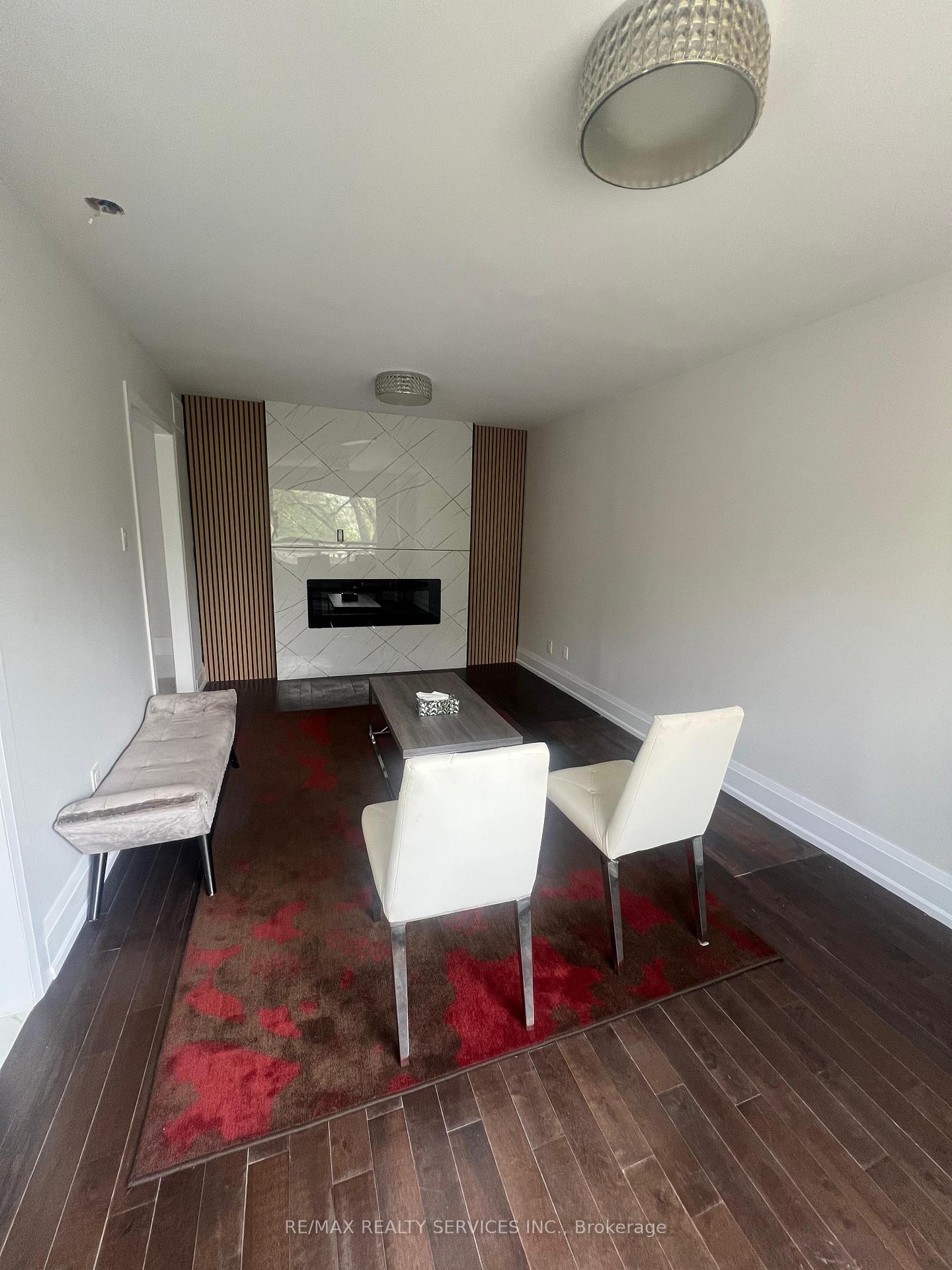 Photo 4 of 42 Dundalk Crescent, Brampton, Heart Lake West — HOMEH
