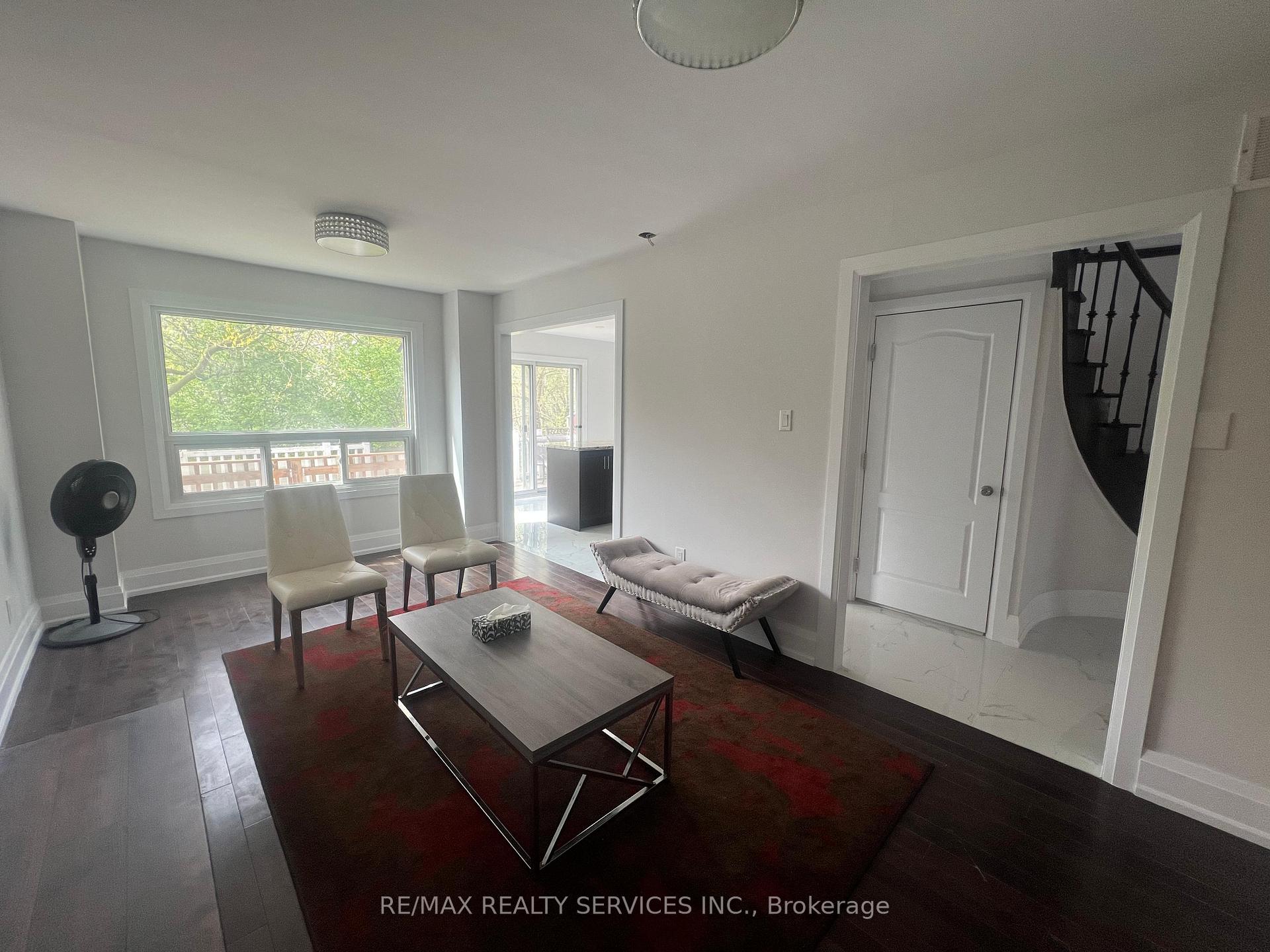 Photo 6 of 42 Dundalk Crescent, Brampton, Heart Lake West — HOMEH
