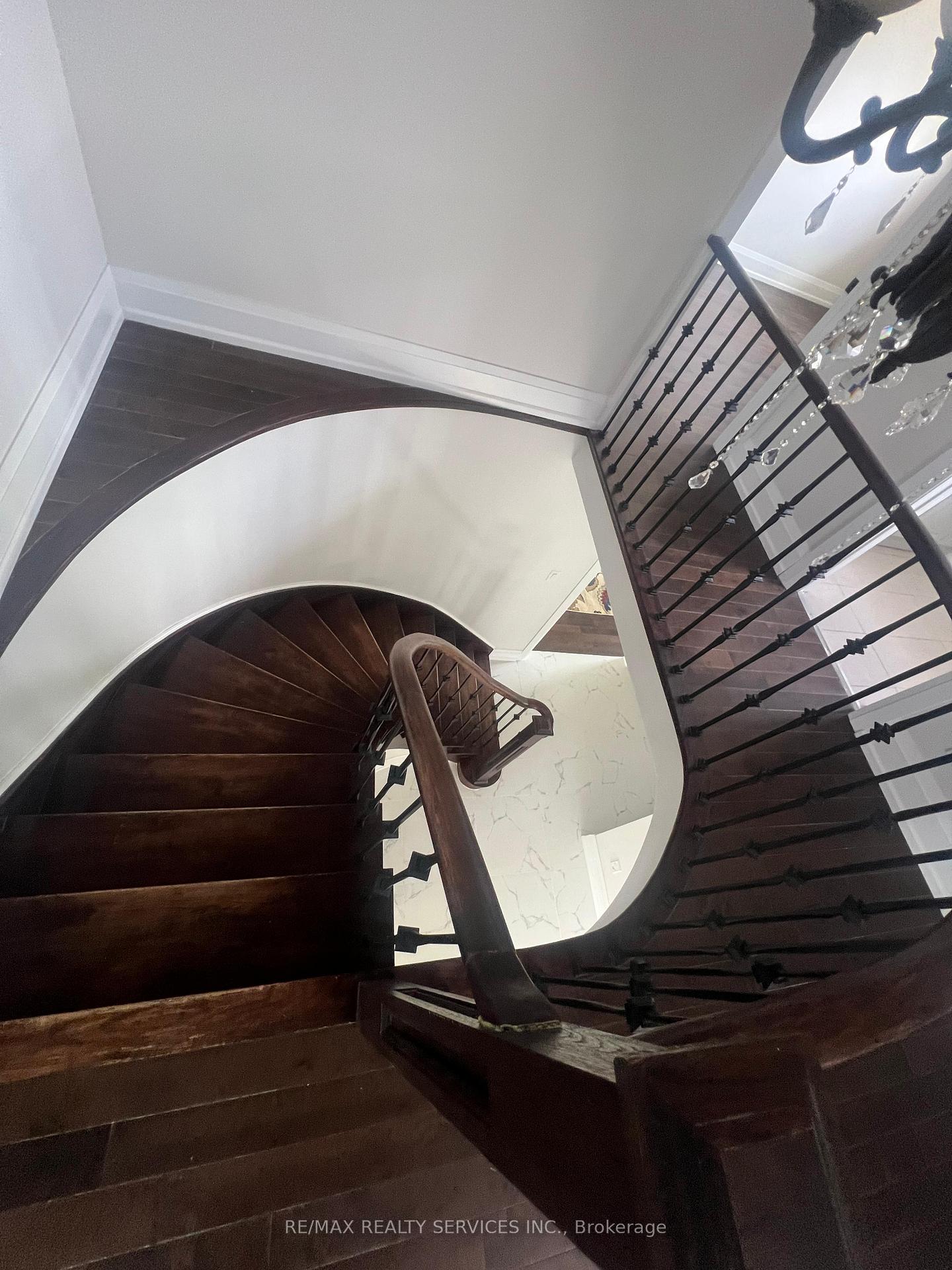 Photo 10 of 42 Dundalk Crescent, Brampton, Heart Lake West — HOMEH