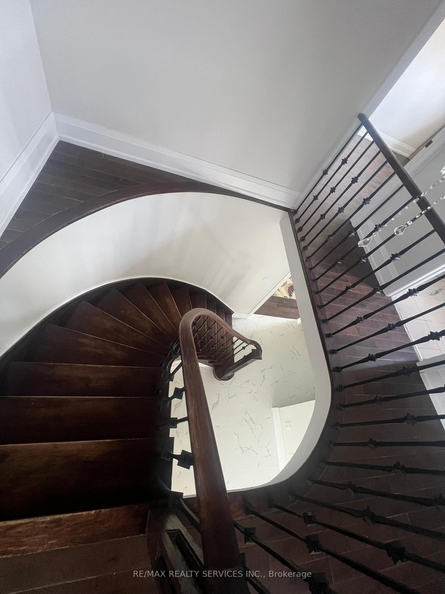 Photo 17 of 42 Dundalk Crescent, Brampton, Heart Lake West — HOMEH