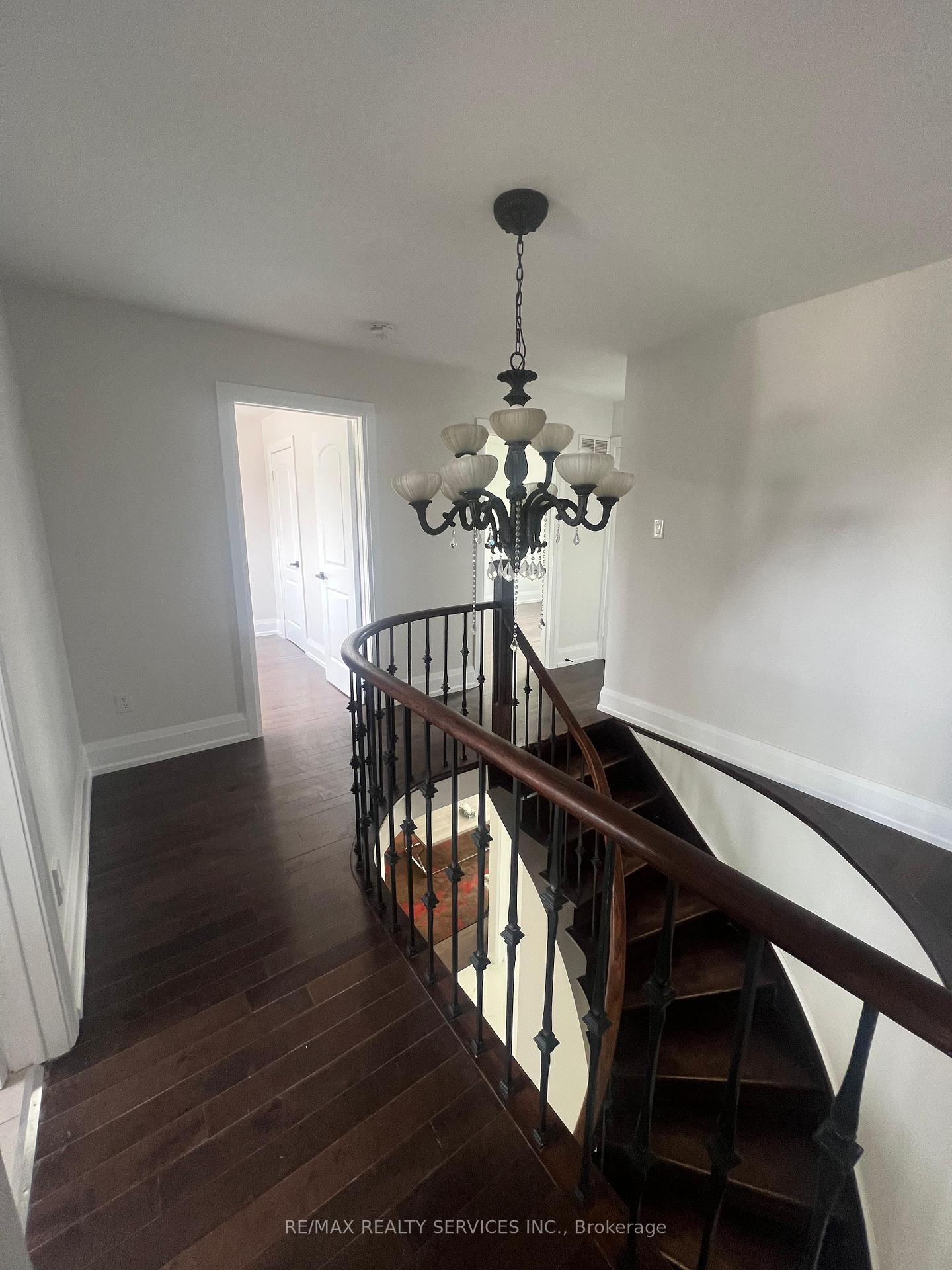 Photo 18 of 42 Dundalk Crescent, Brampton, Heart Lake West — HOMEH
