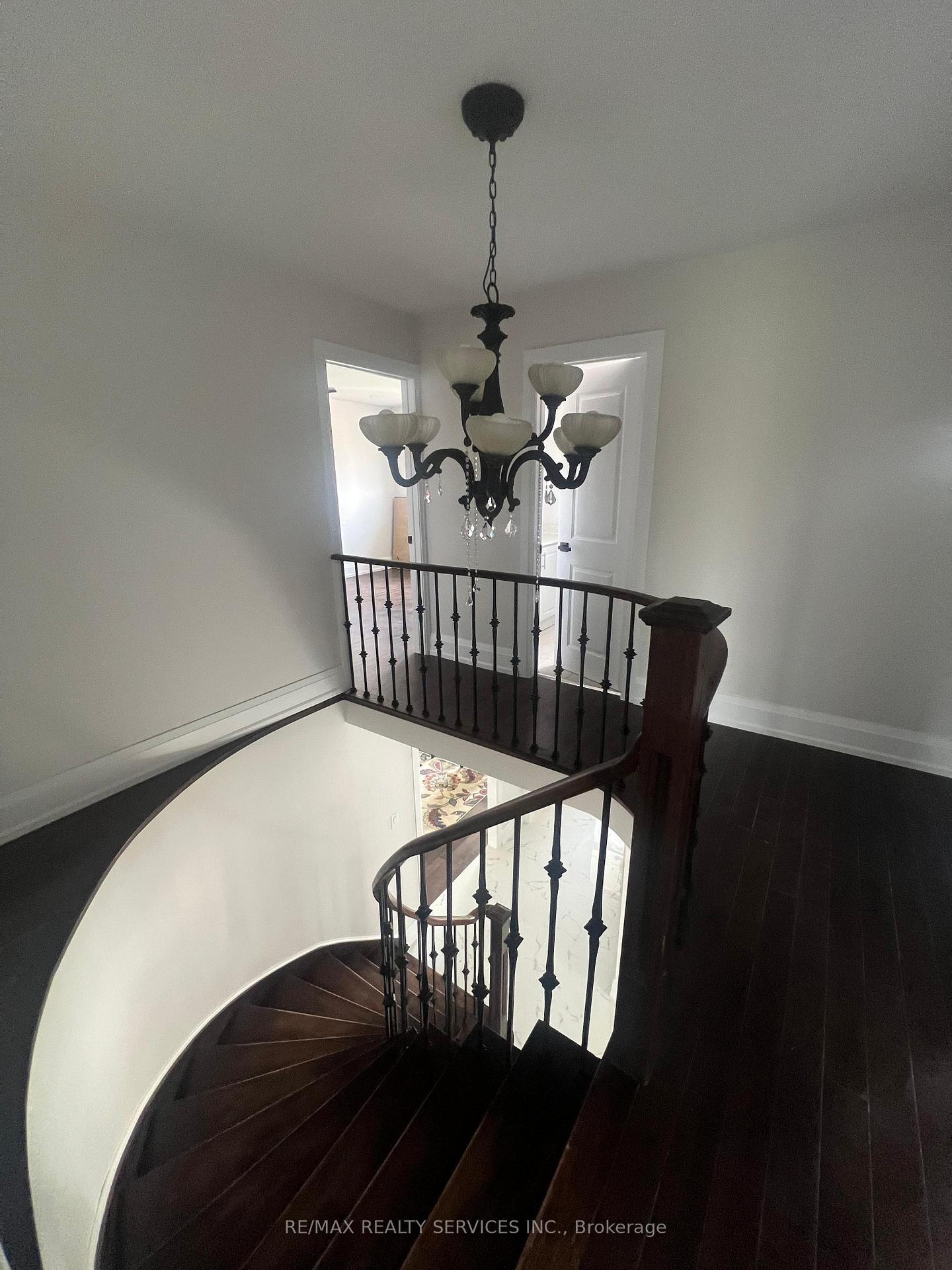 Photo 19 of 42 Dundalk Crescent, Brampton, Heart Lake West — HOMEH