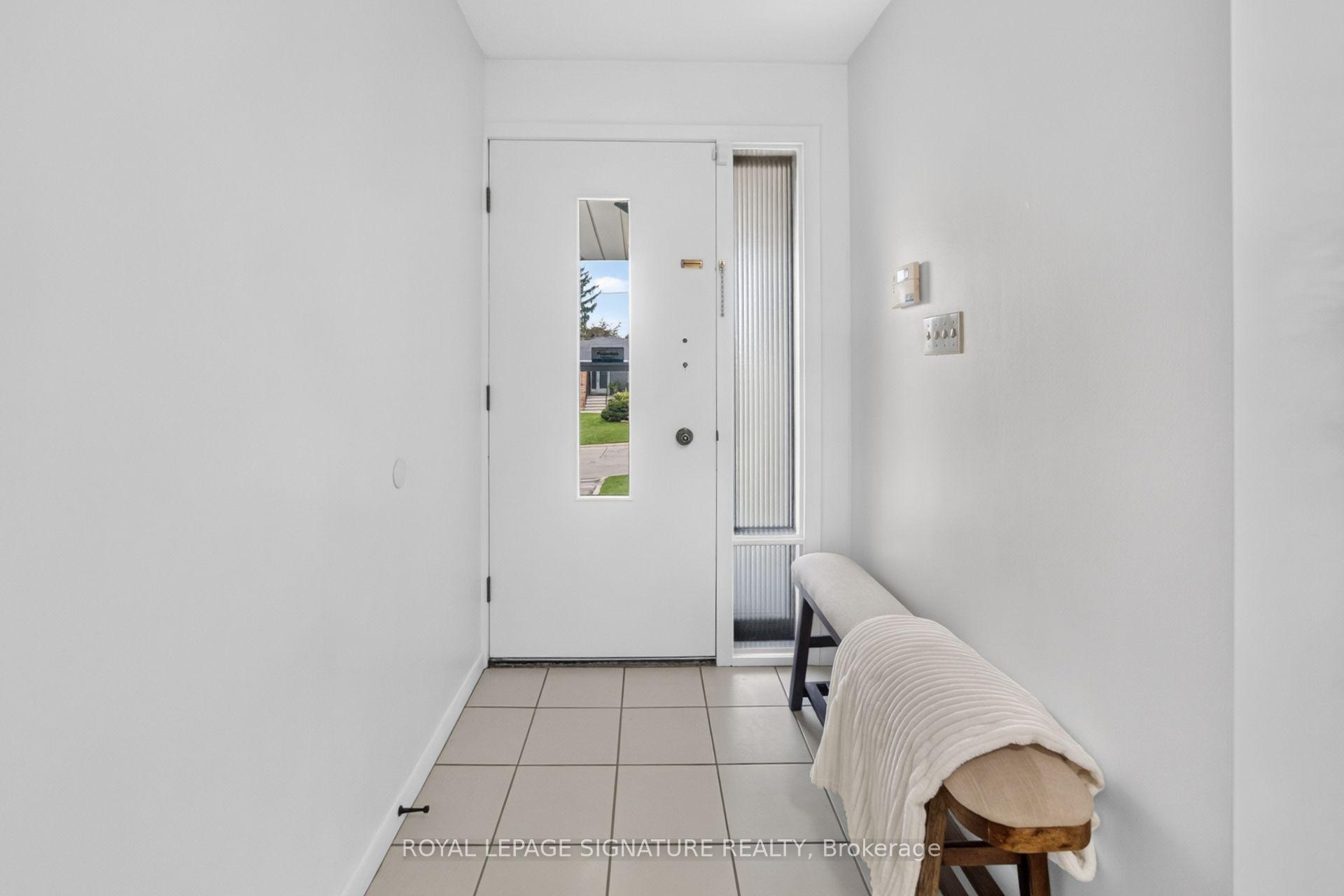 Photo 3 of 61 Comay Road, North York, Brookhaven-Amesbury — HOMEH