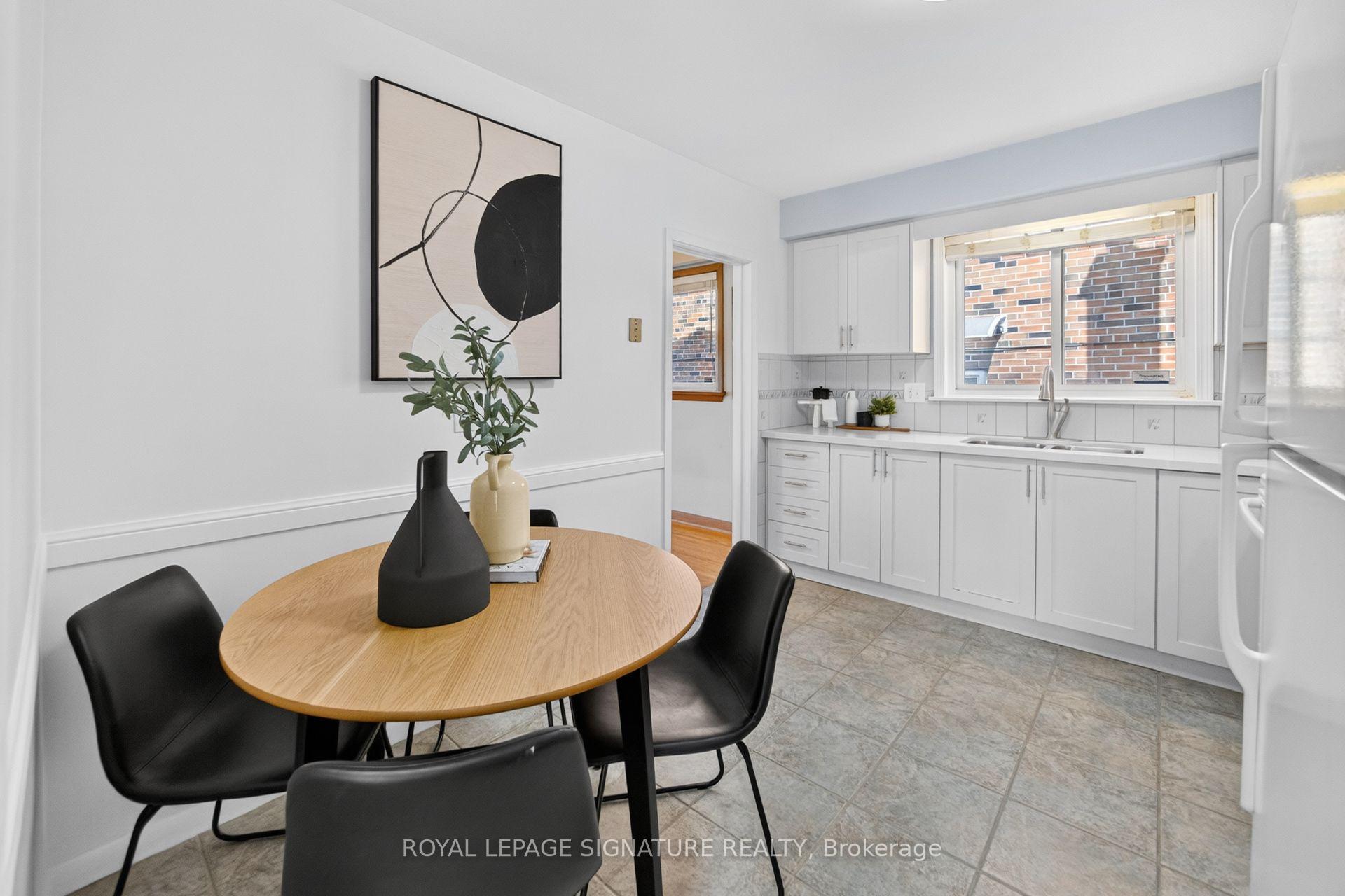 Photo 10 of 61 Comay Road, North York, Brookhaven-Amesbury — HOMEH