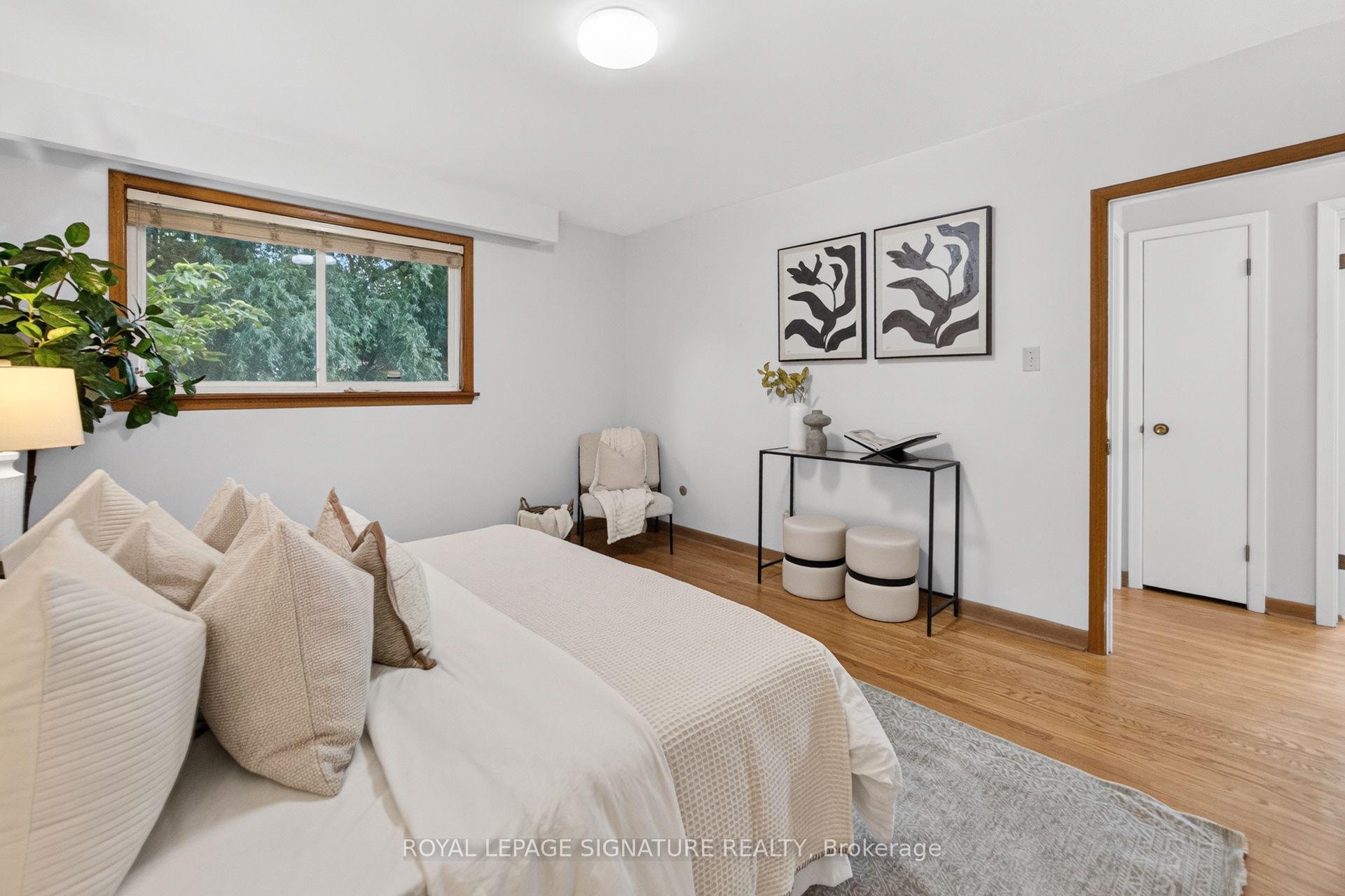 Photo 15 of 61 Comay Road, North York, Brookhaven-Amesbury — HOMEH